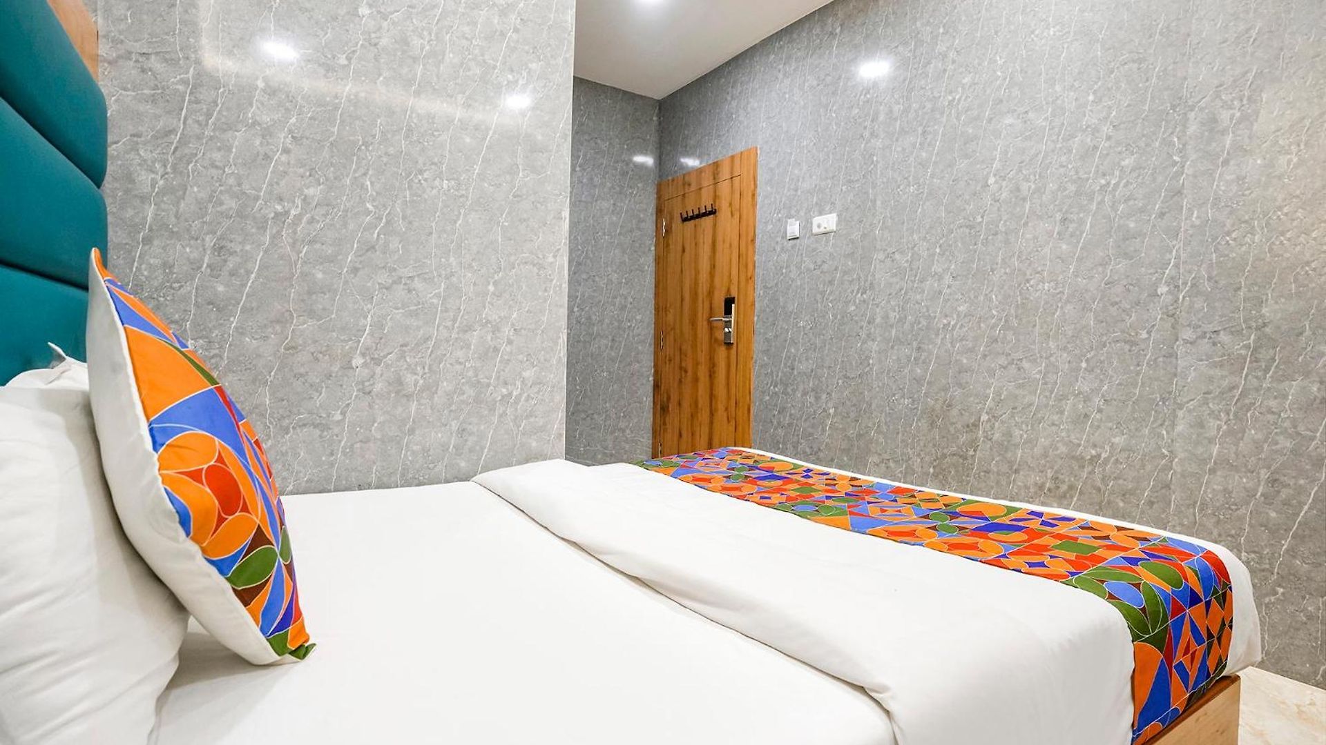 Fabhotel National Guest house 3*