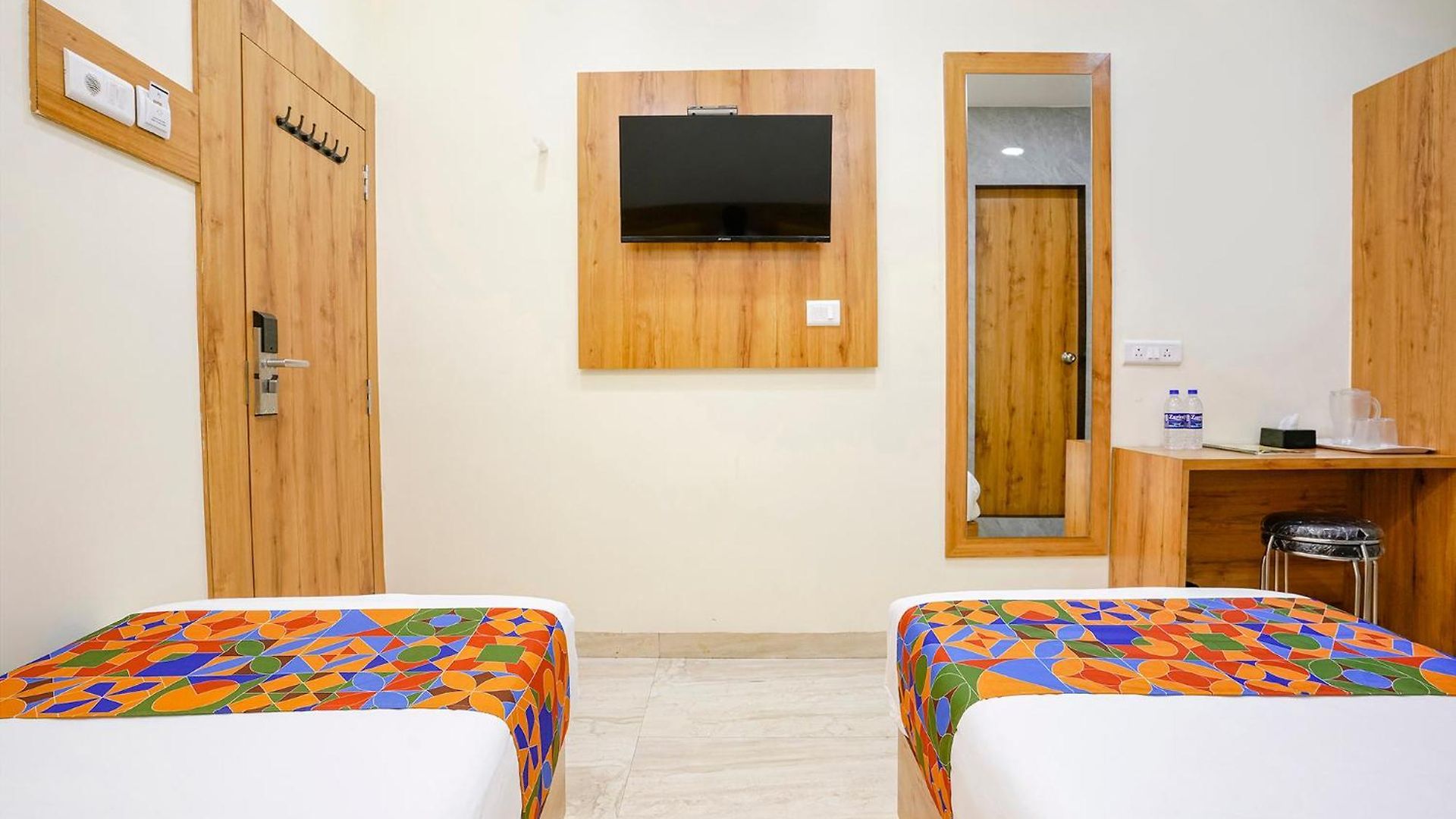 Fabhotel National Guest house Mumbai