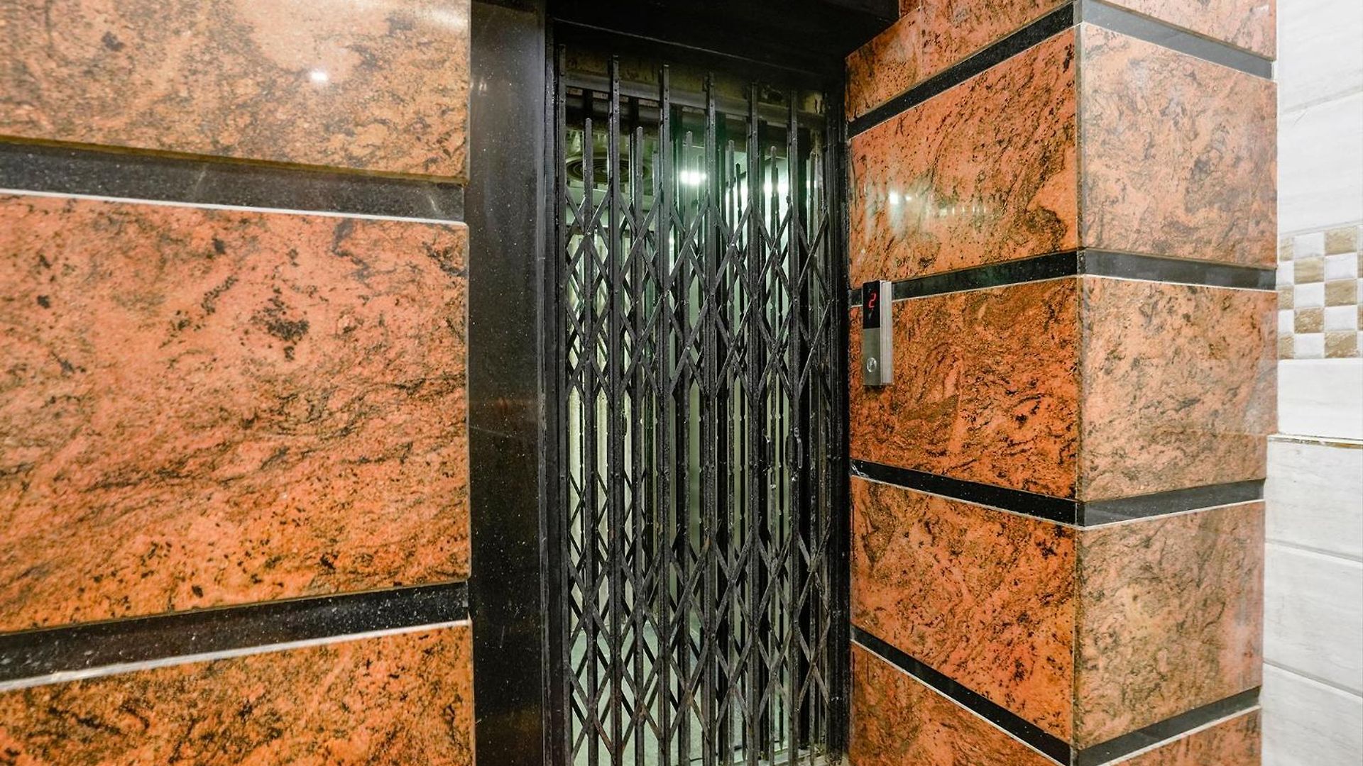 Guest house Fabhotel National 3*