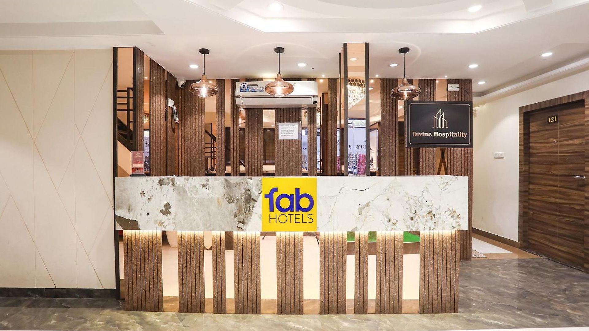 Hotel Fabexpress Divine Hospitality