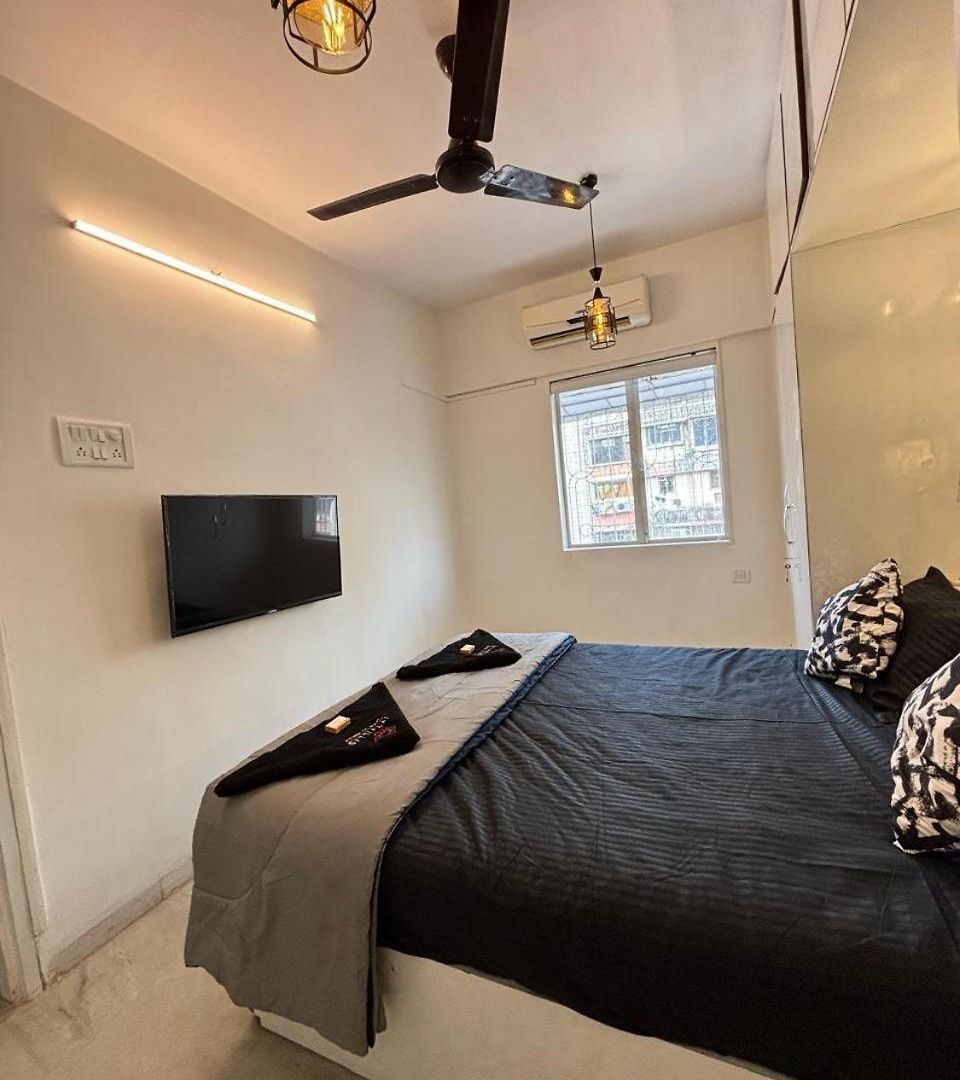 Apartment Ivy Aristo, Private 1 Bhk In Heart Of Lokhandwala, Andheri *