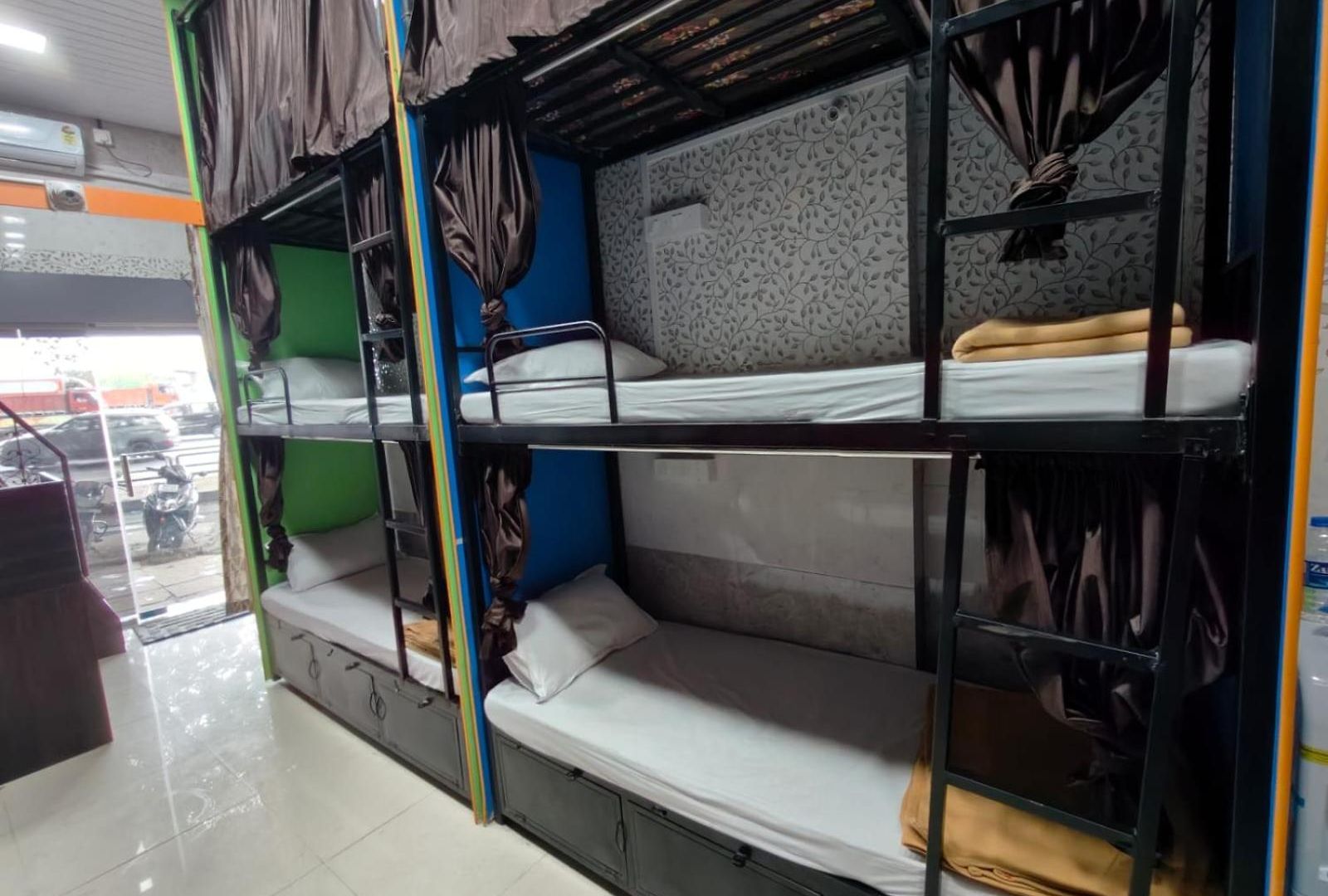Rameshwar - Parle Highway Hostel
