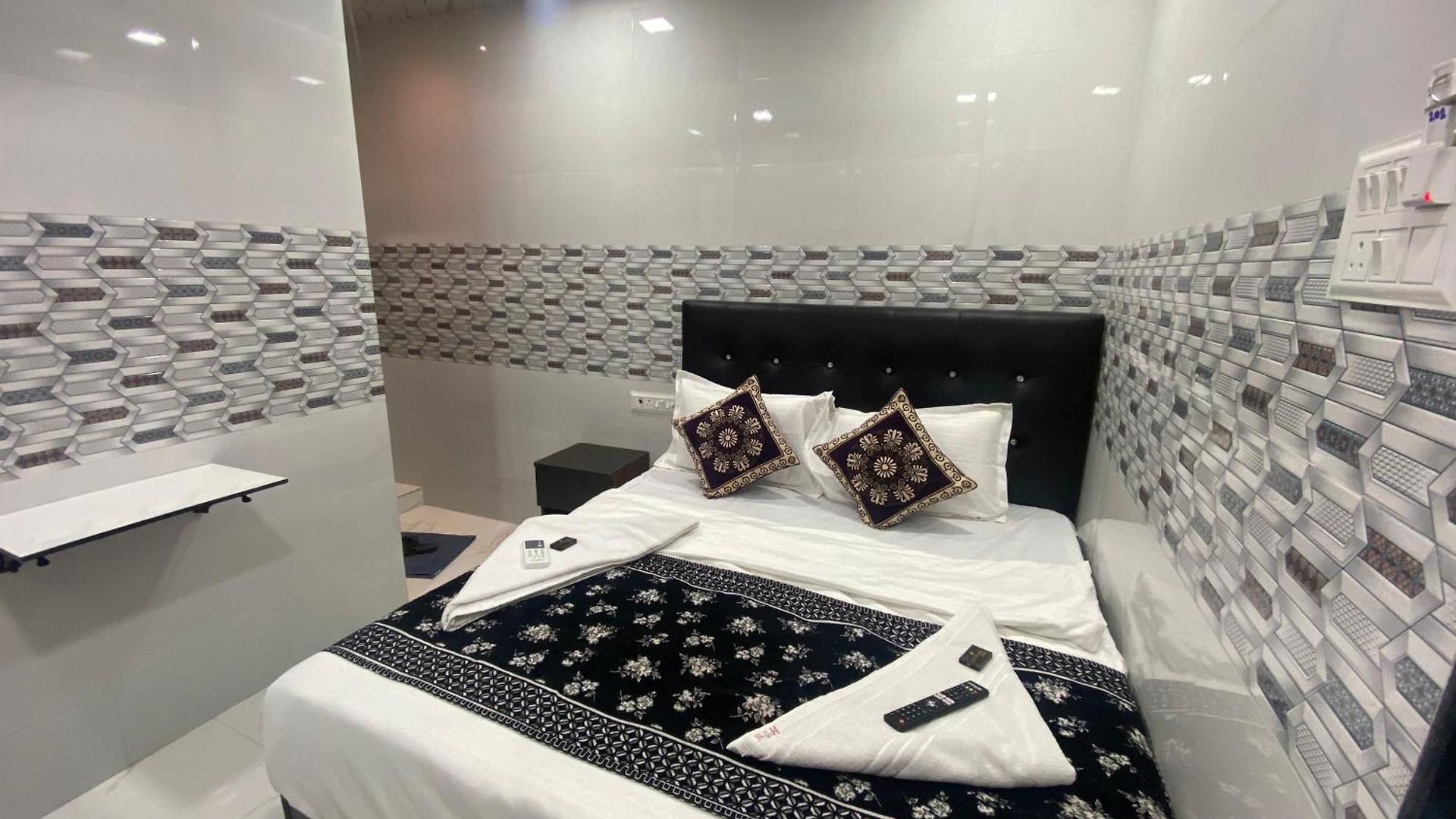 Hotel O Sai Residency