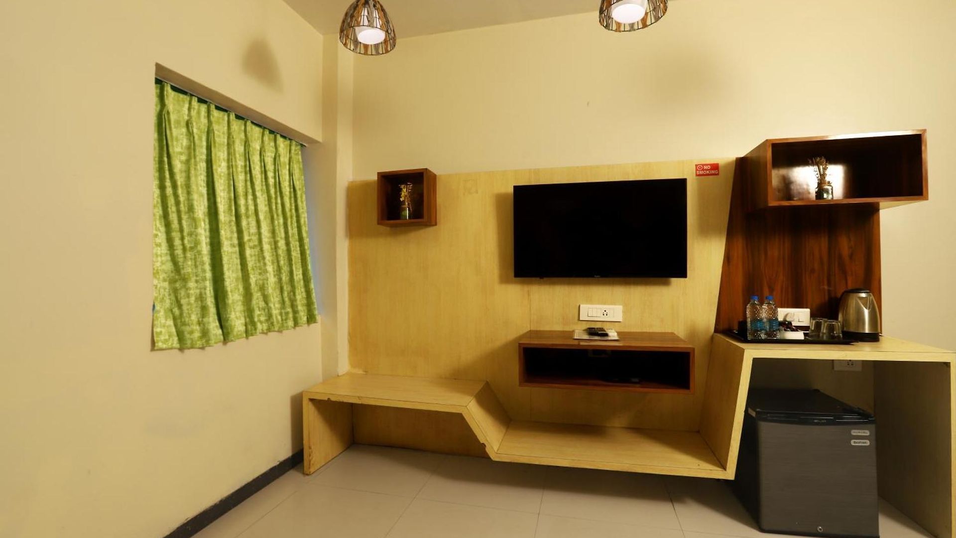 Elite Continental- Near International Airport Andheri East