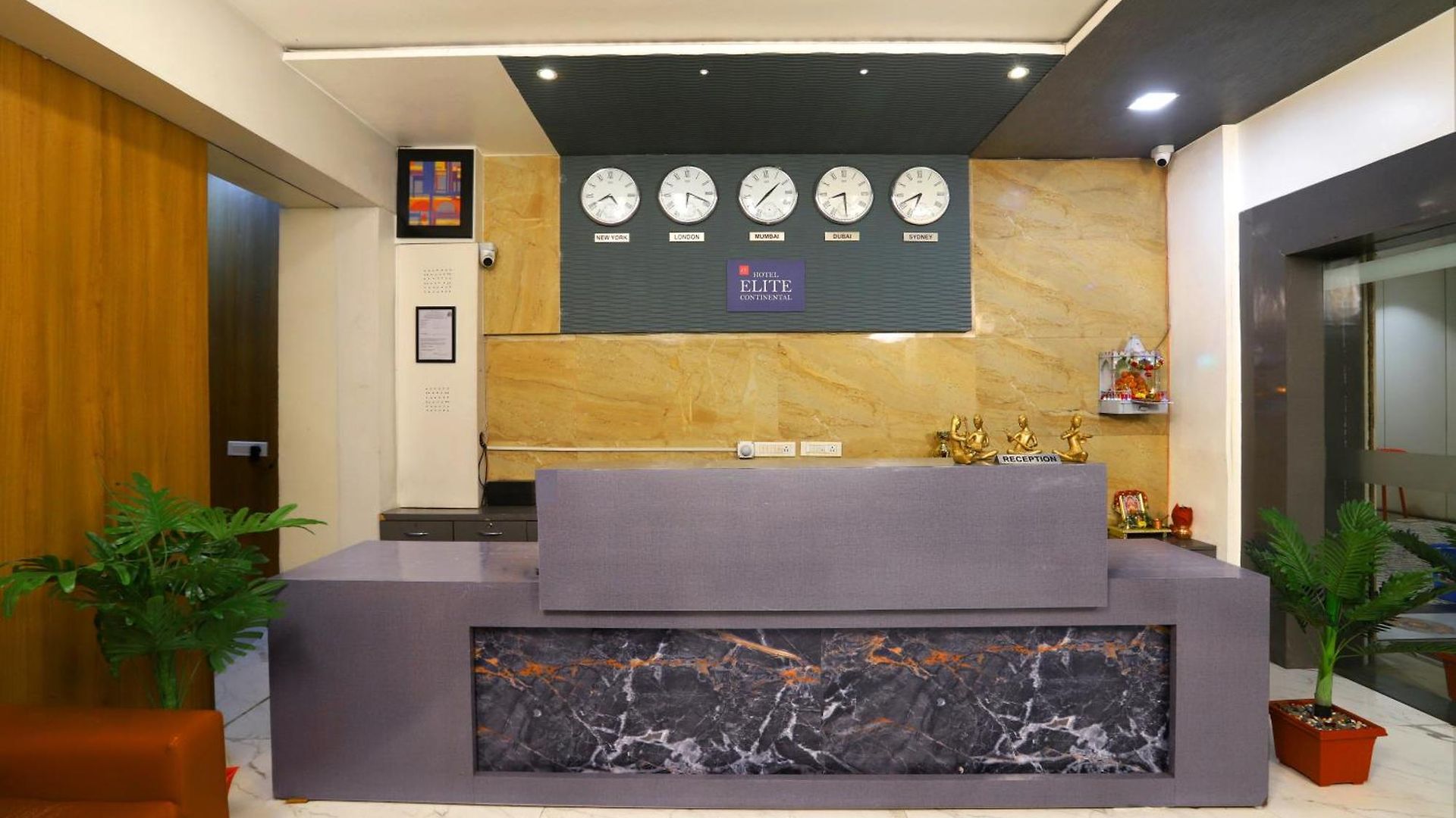 Elite Continental- Near International Airport Andheri East Hotel