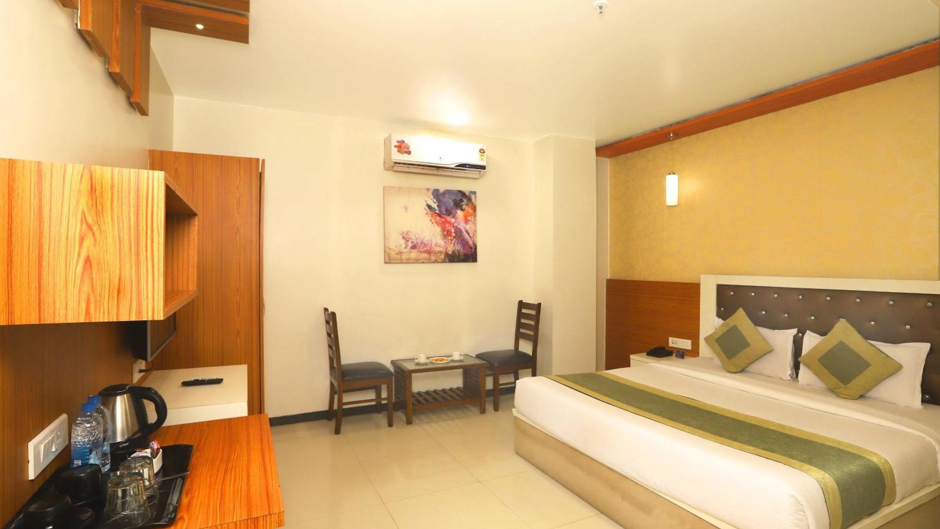 Elite Continental- Near International Airport Andheri East Hotel 3*