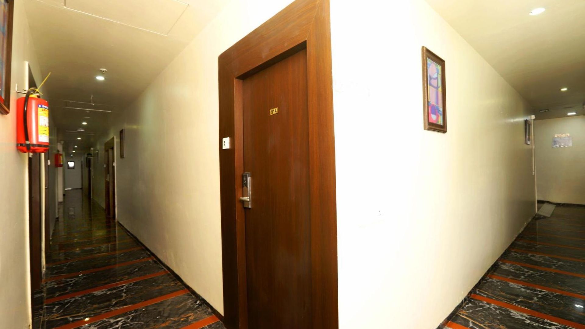 Elite Continental- Near International Airport Andheri East Hotel 3*