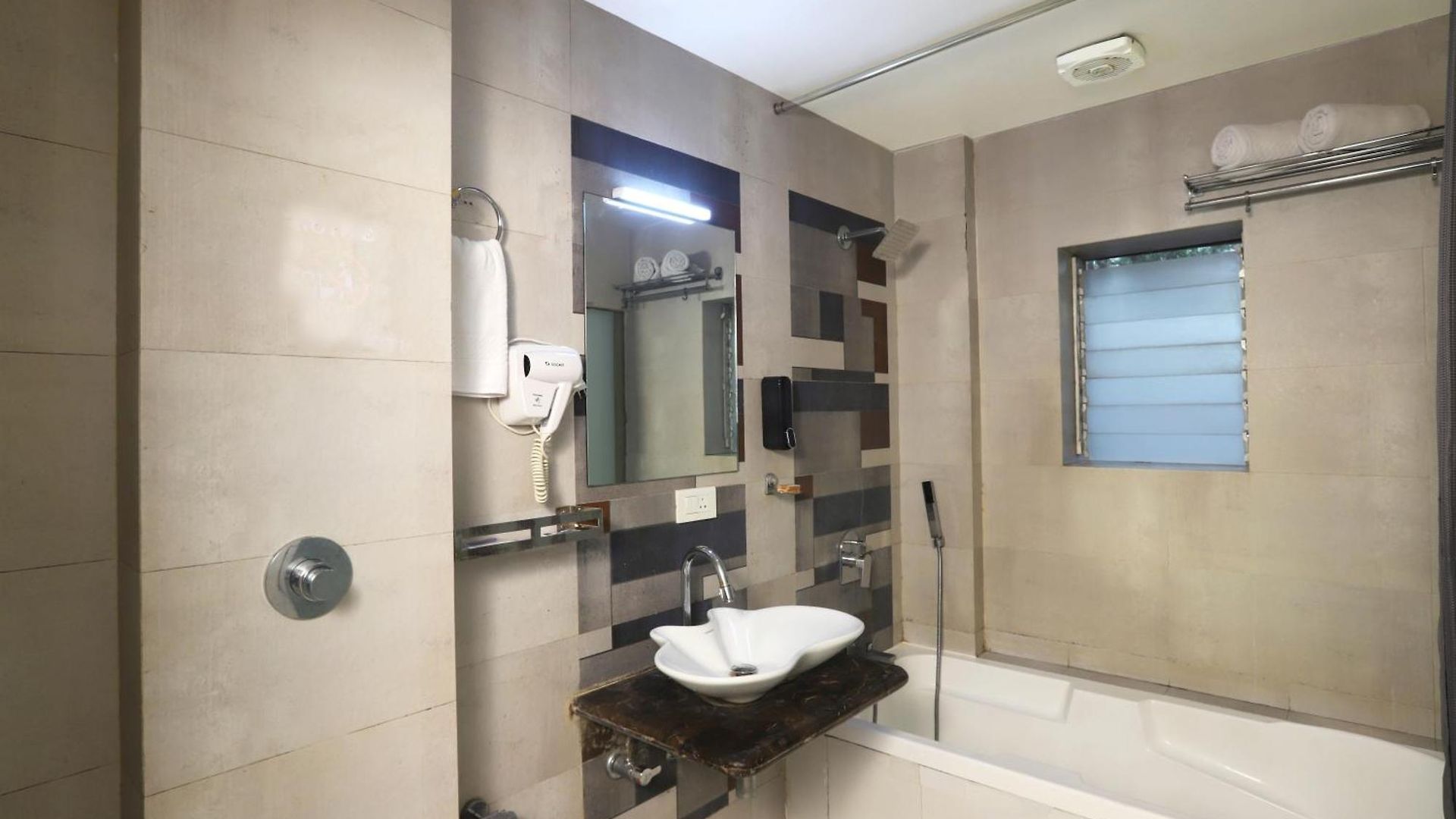 Elite Continental- Near International Airport Andheri East Hotel Mumbai