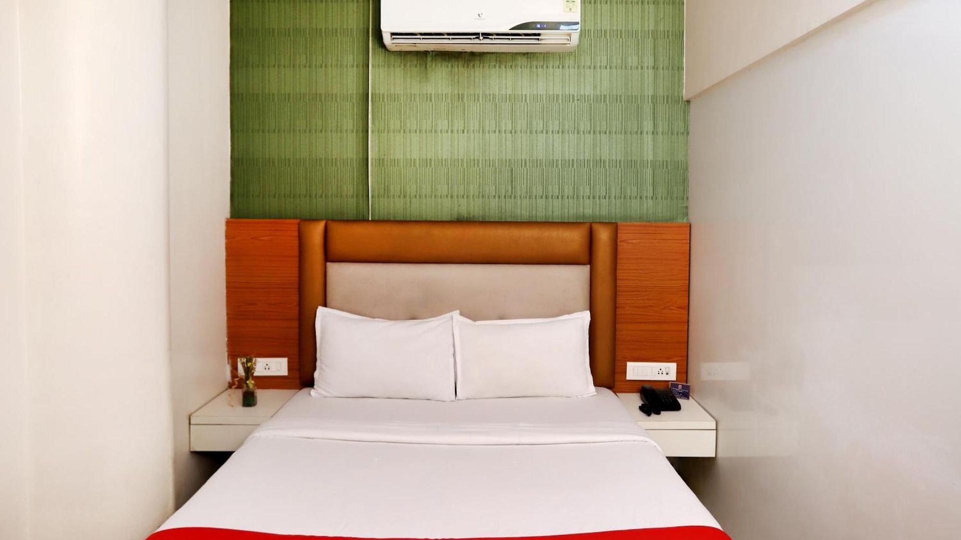 Elite Continental- Near International Airport Andheri East 3*