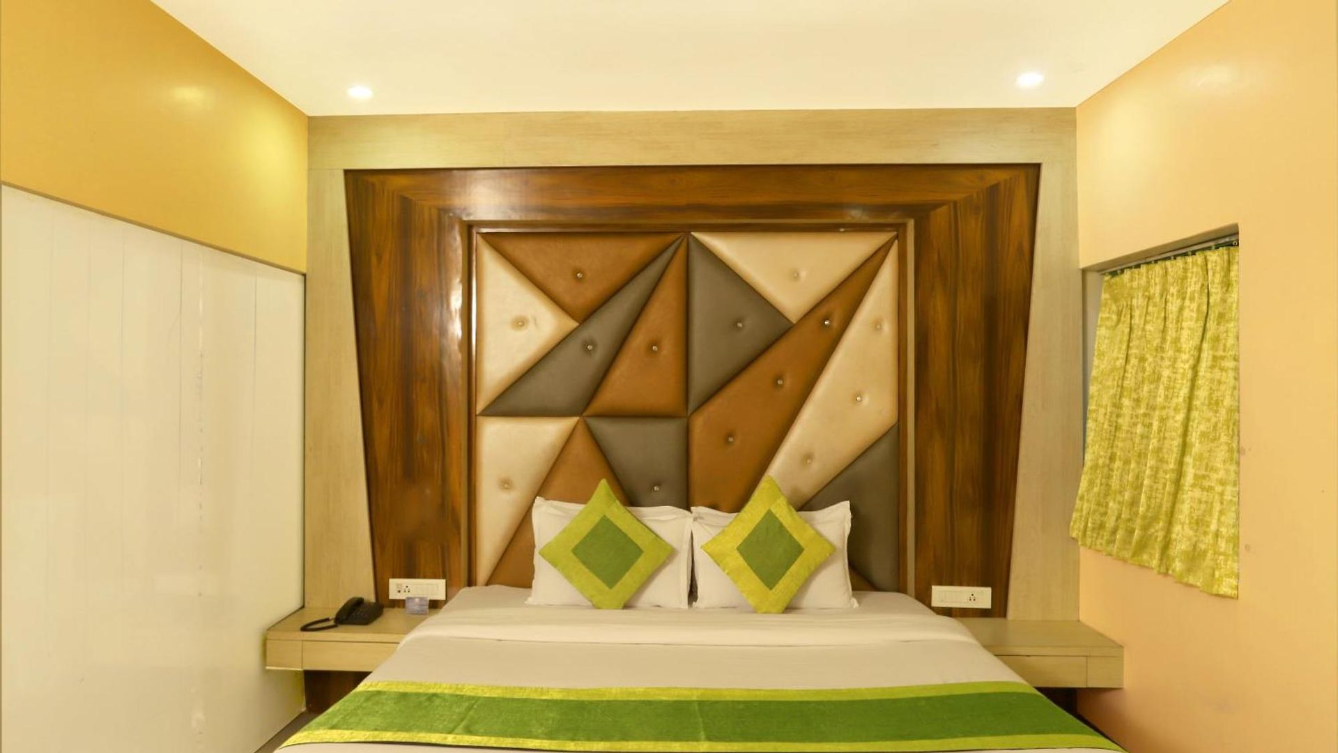 Elite Continental- Near International Airport Andheri East Hotel