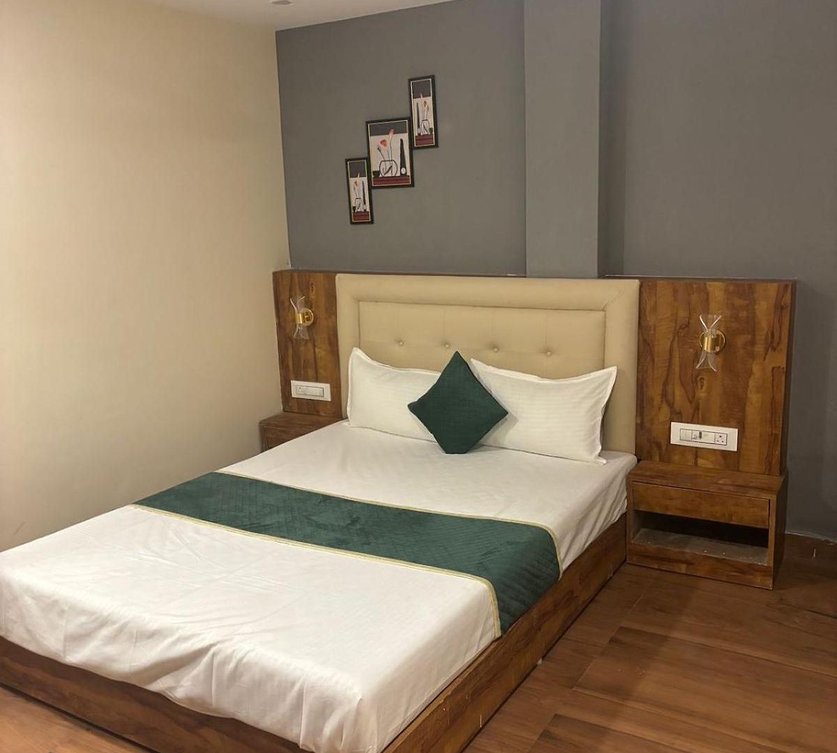 New Zara Grand Hotel 3*