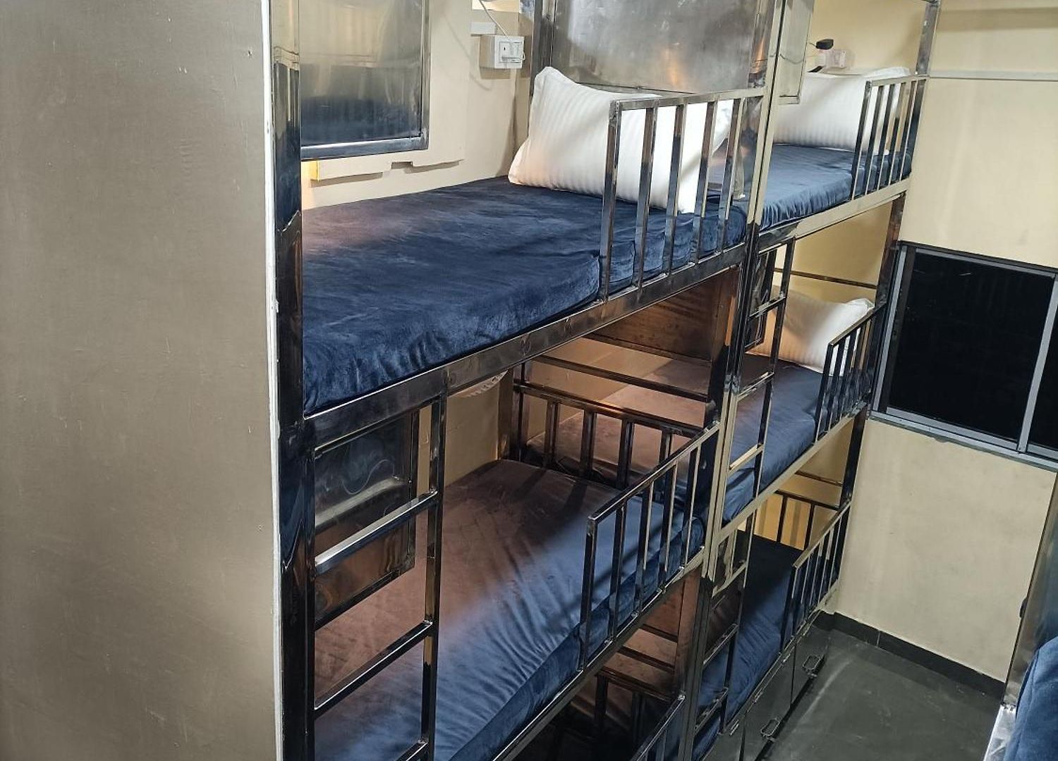 The Aroma Backpackers Hostel Mumbai