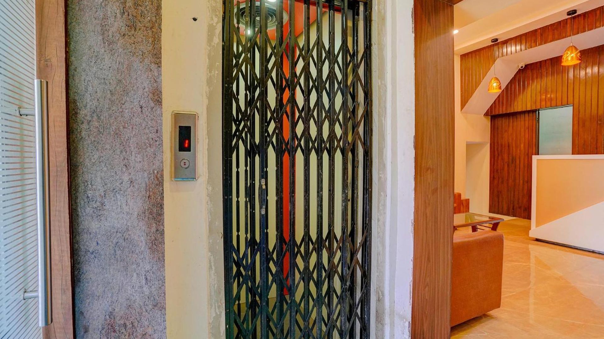 Fabexpress Colaba Grand - 700m From Gateway Of India 3*