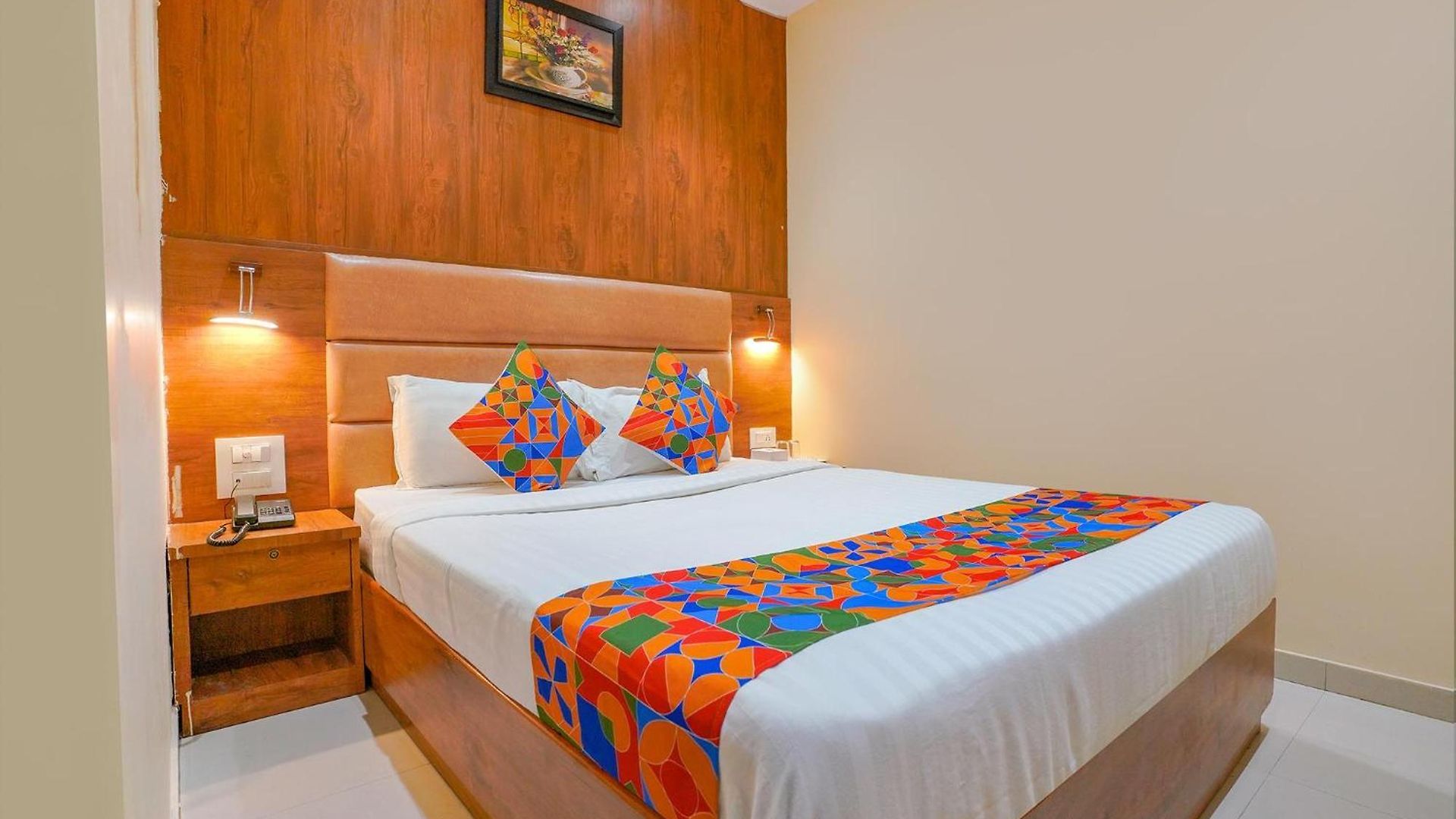 Fabexpress Colaba Grand - 700m From Gateway Of India