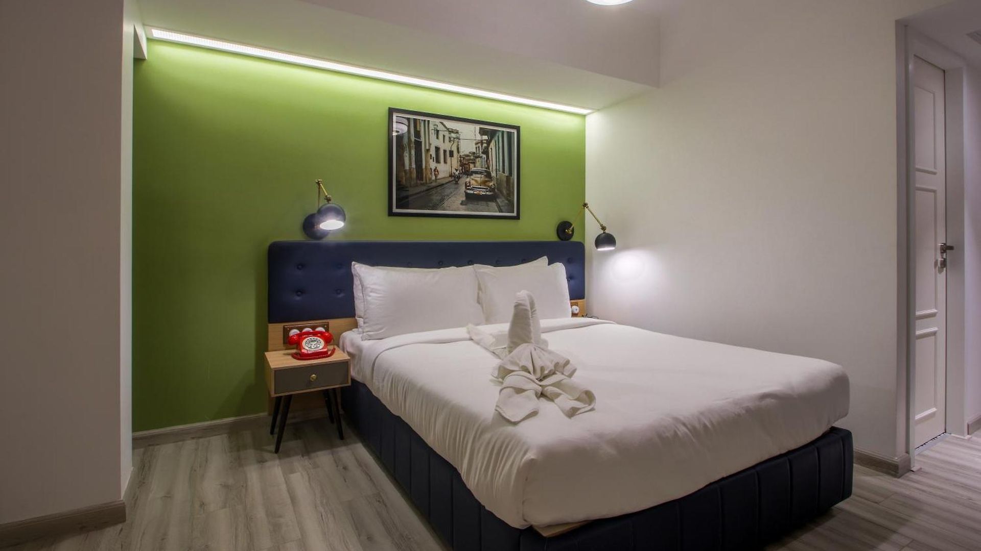 Hotel T24 Retro Mumbai