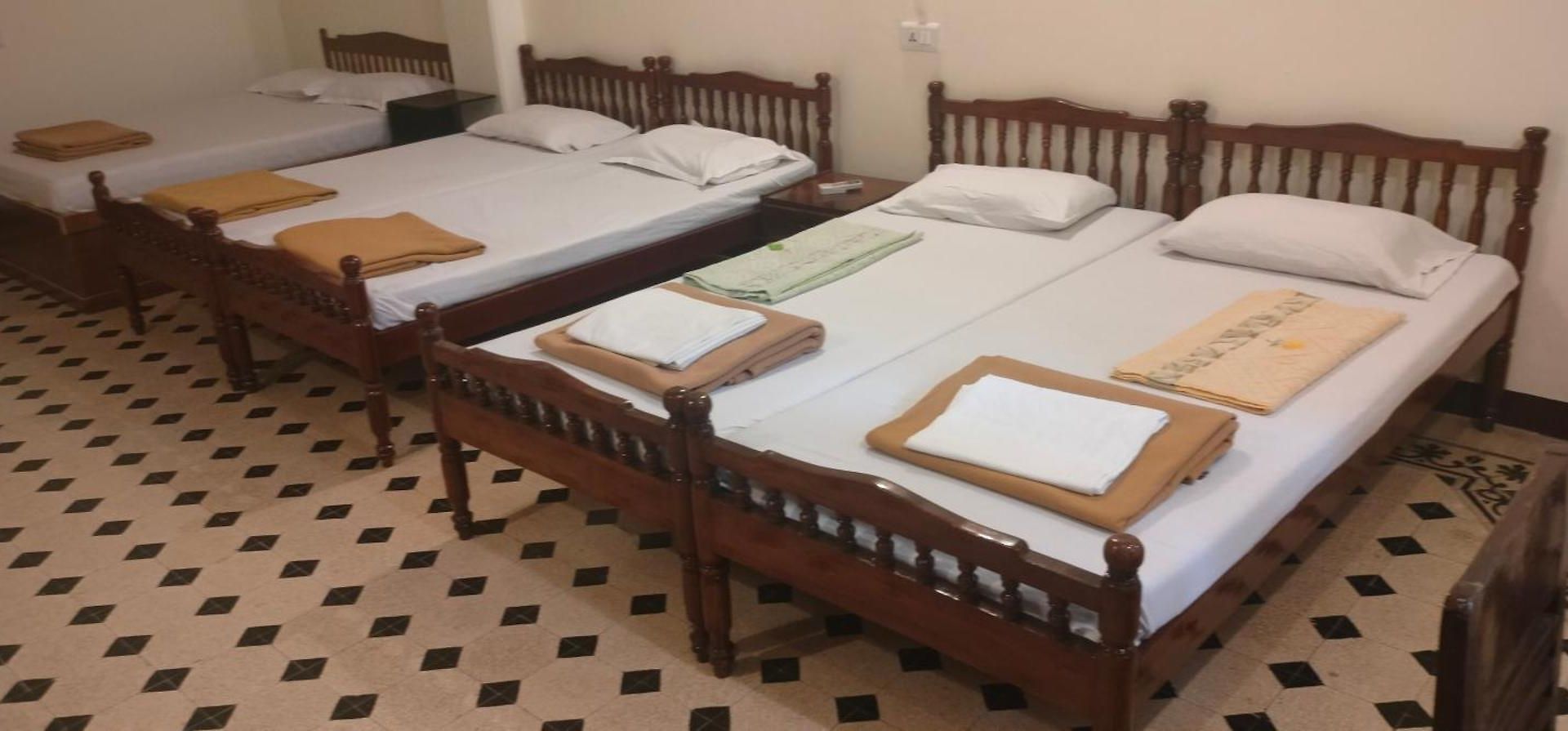 Bentleys Hotel Bed & Breakfast 3*