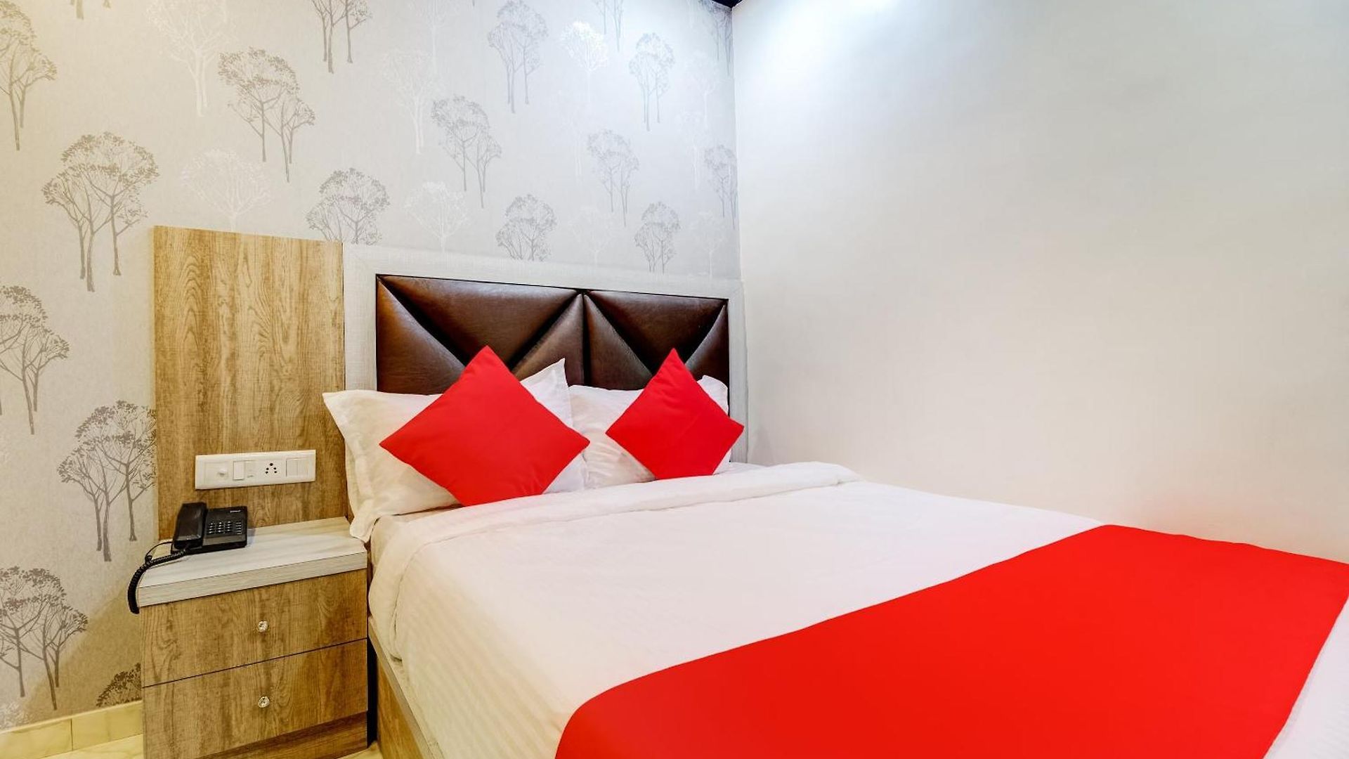 Oyo Flagship Qubic Mumbai