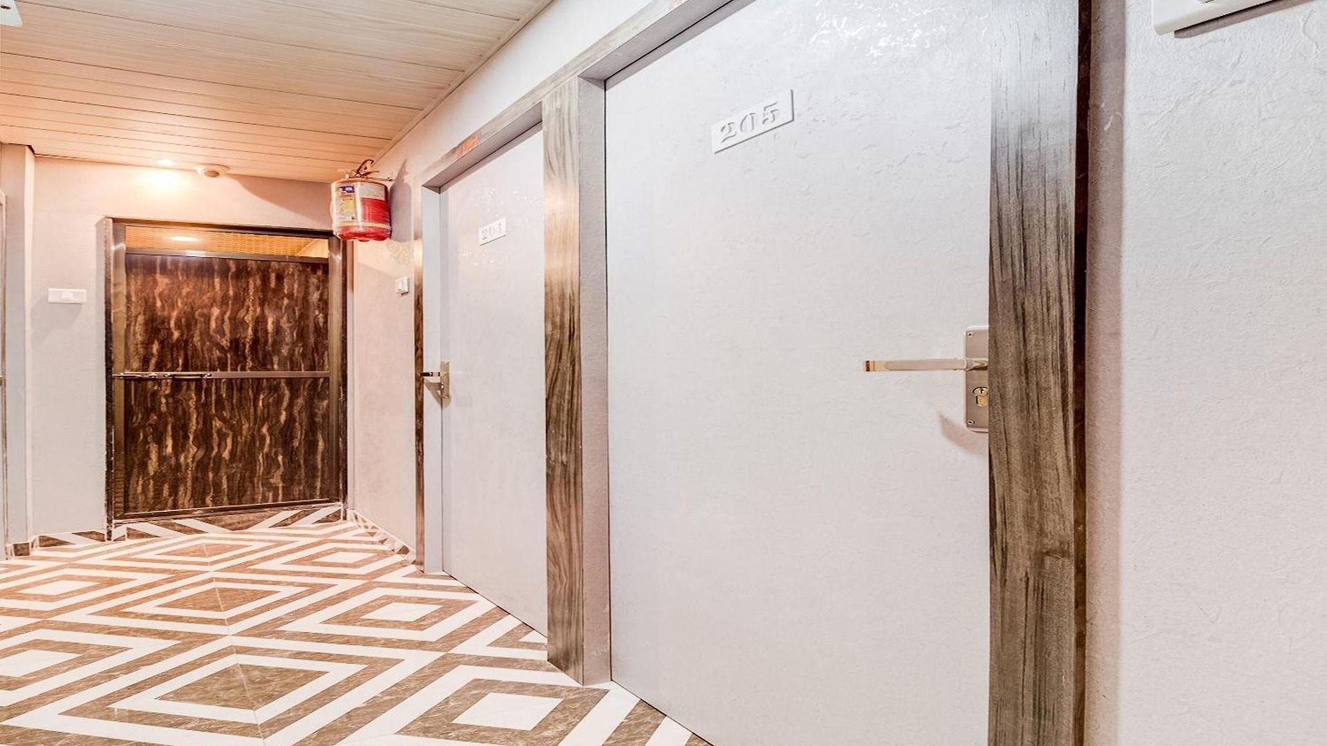 Hotel Oyo Flagship Qubic