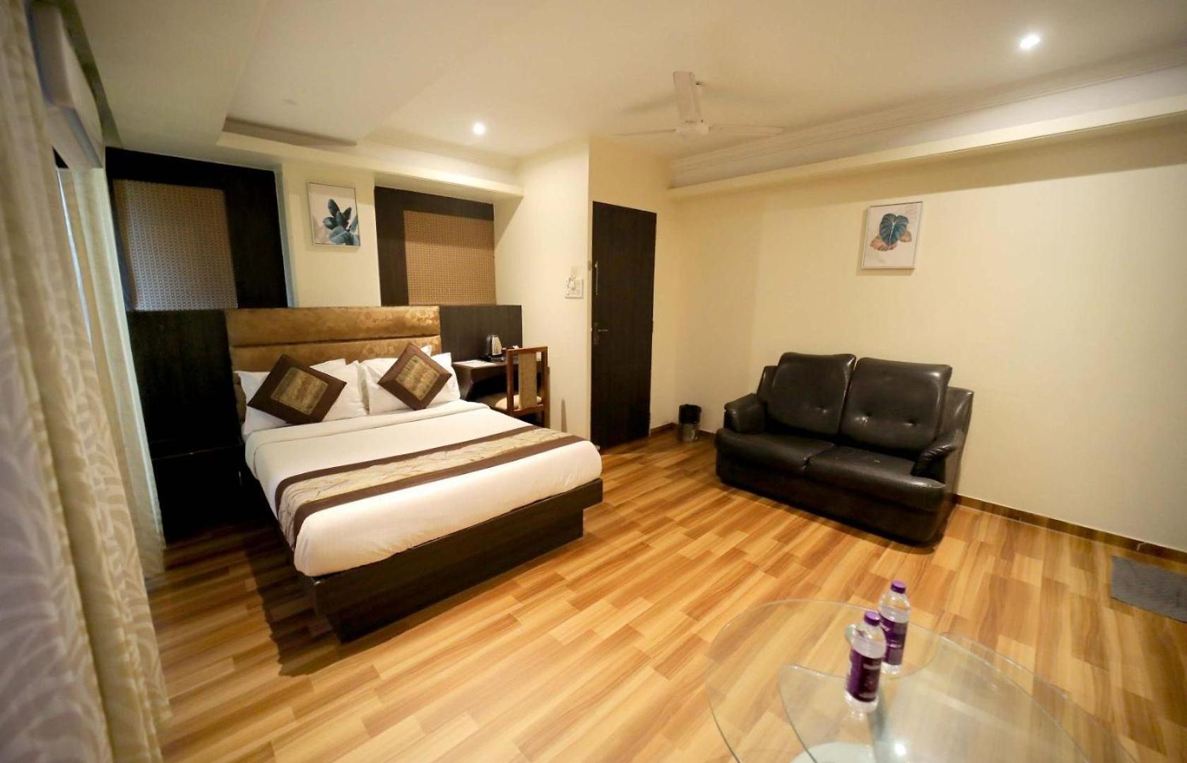 Hotel Panchvati Residency Andheri West 2*