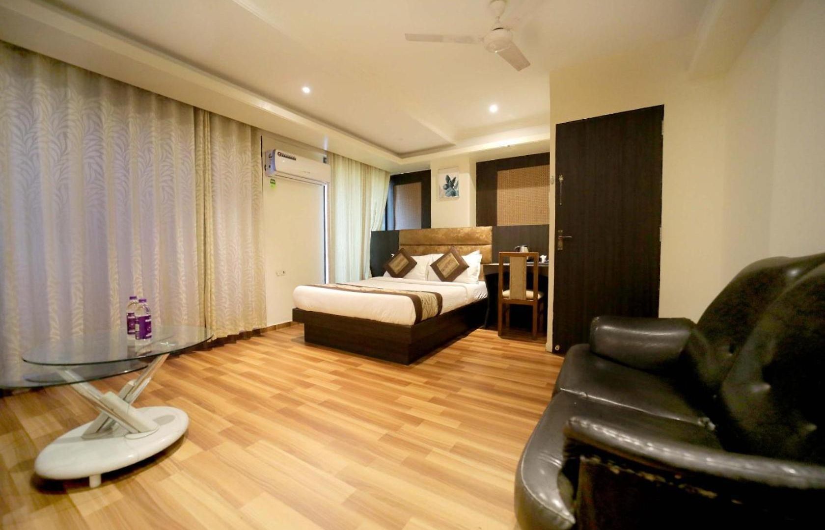 Hotel Panchvati Residency Andheri West 2*