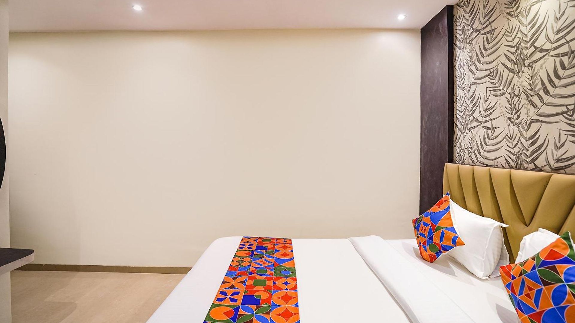 Fabhotel Well Back Mumbai