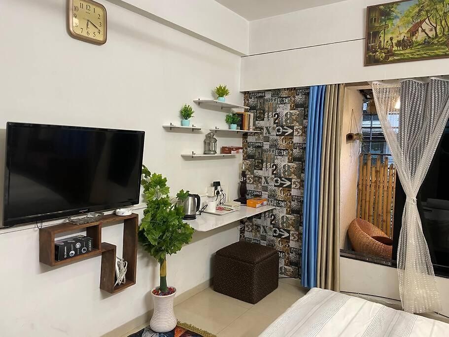 Shubhlaxmi With Sit Out - Linking Rd * Mumbai