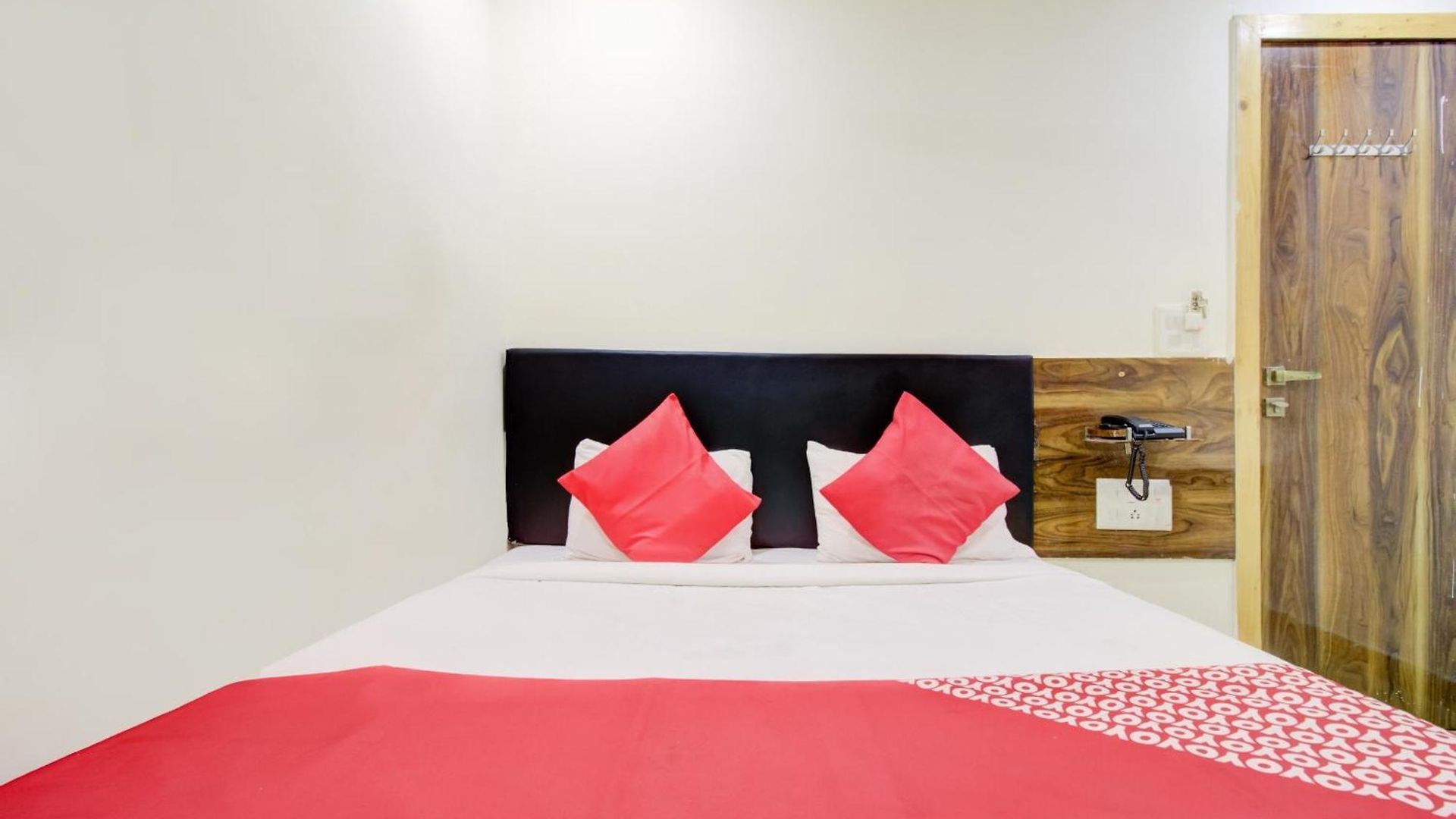 O Tanvi Hotel *
