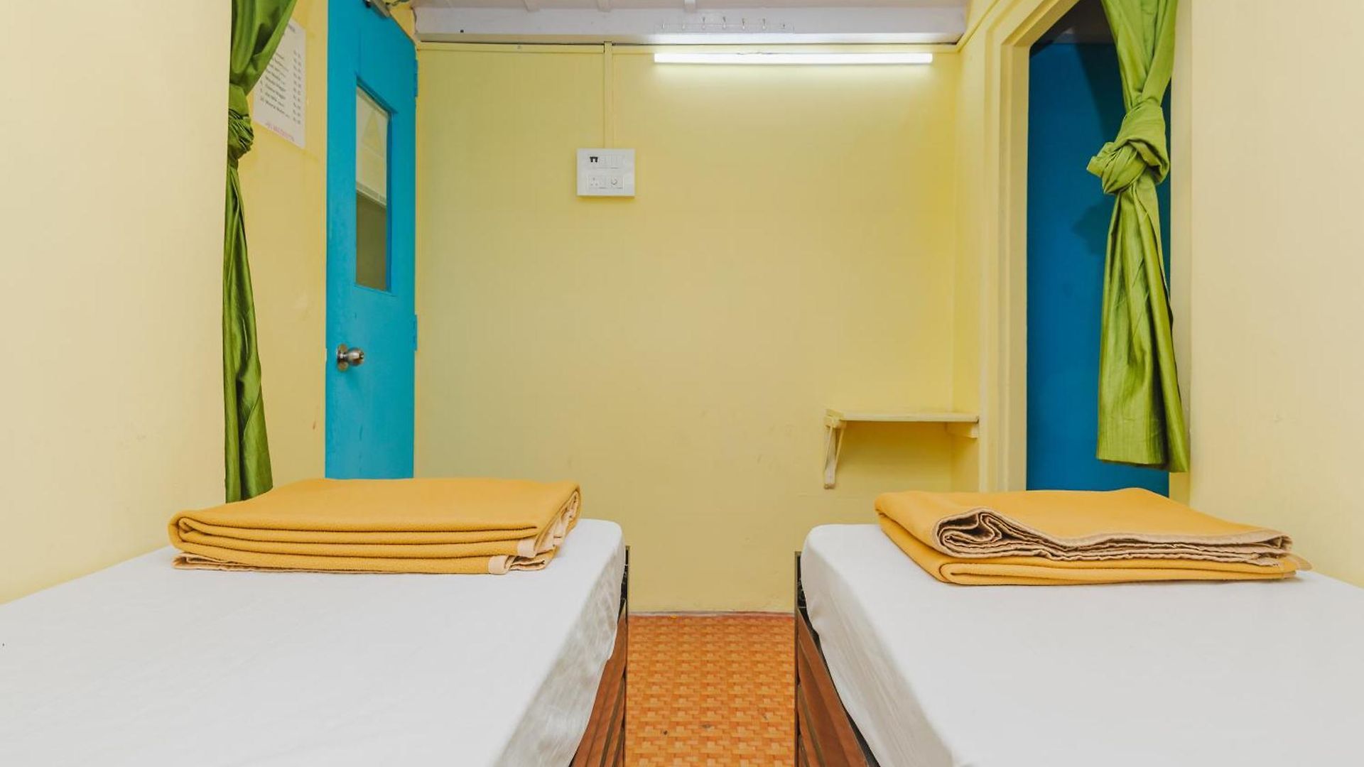Hostel New Afra *