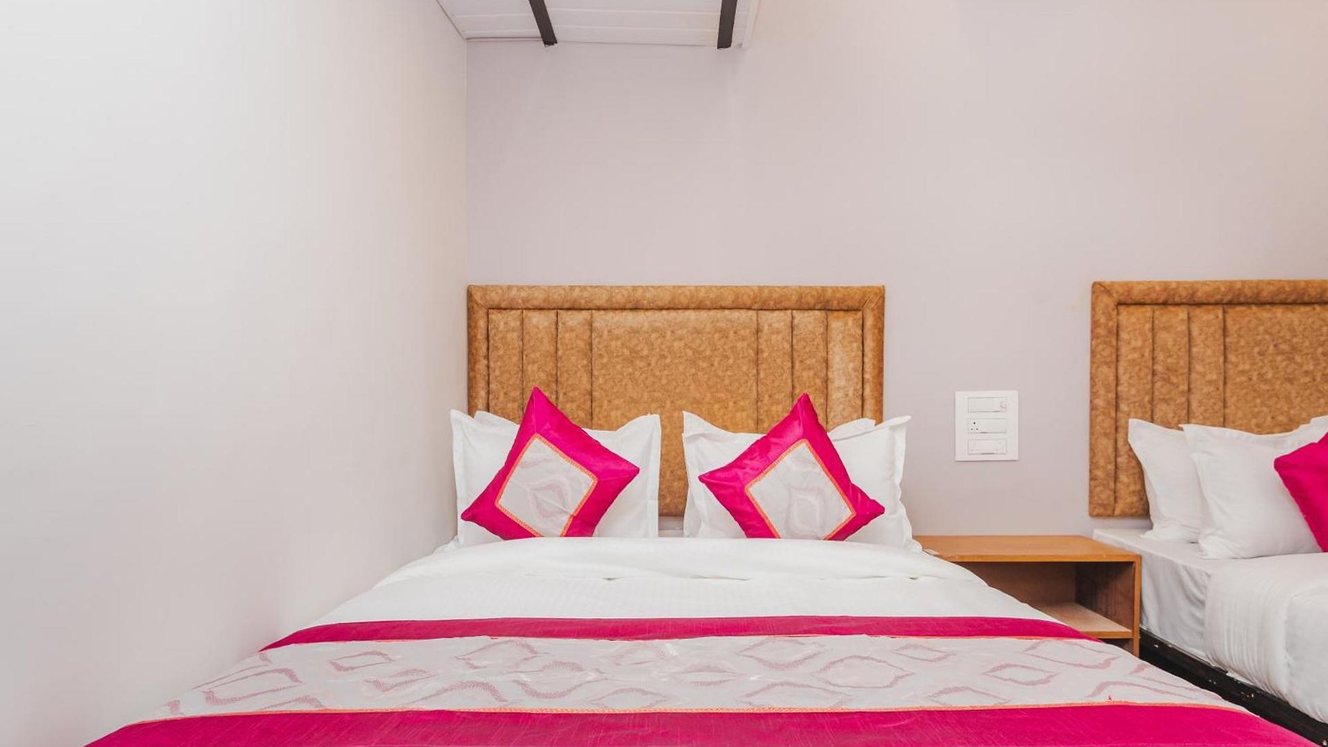 Hostel New Afra *