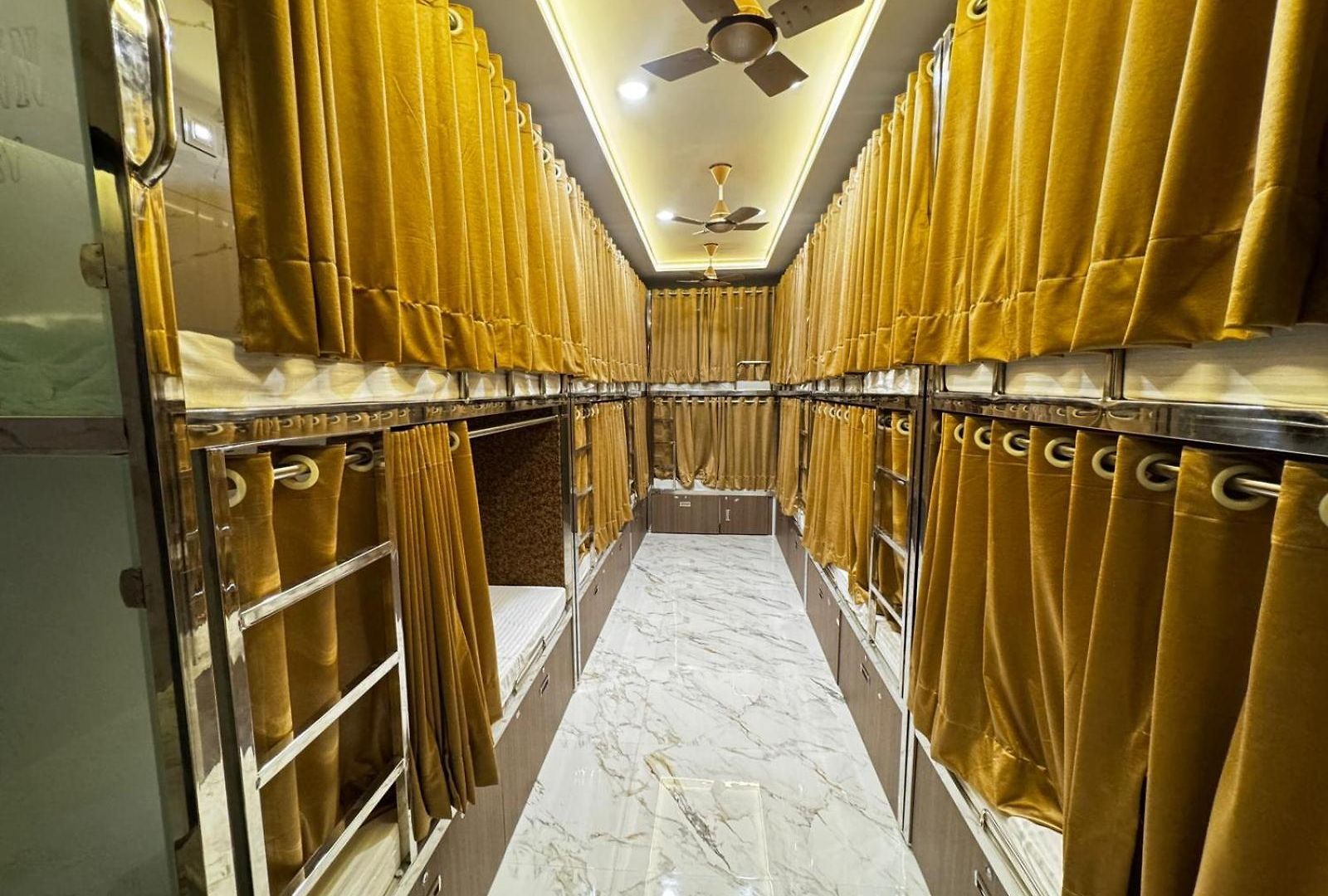 Elliott Hostel Mumbai