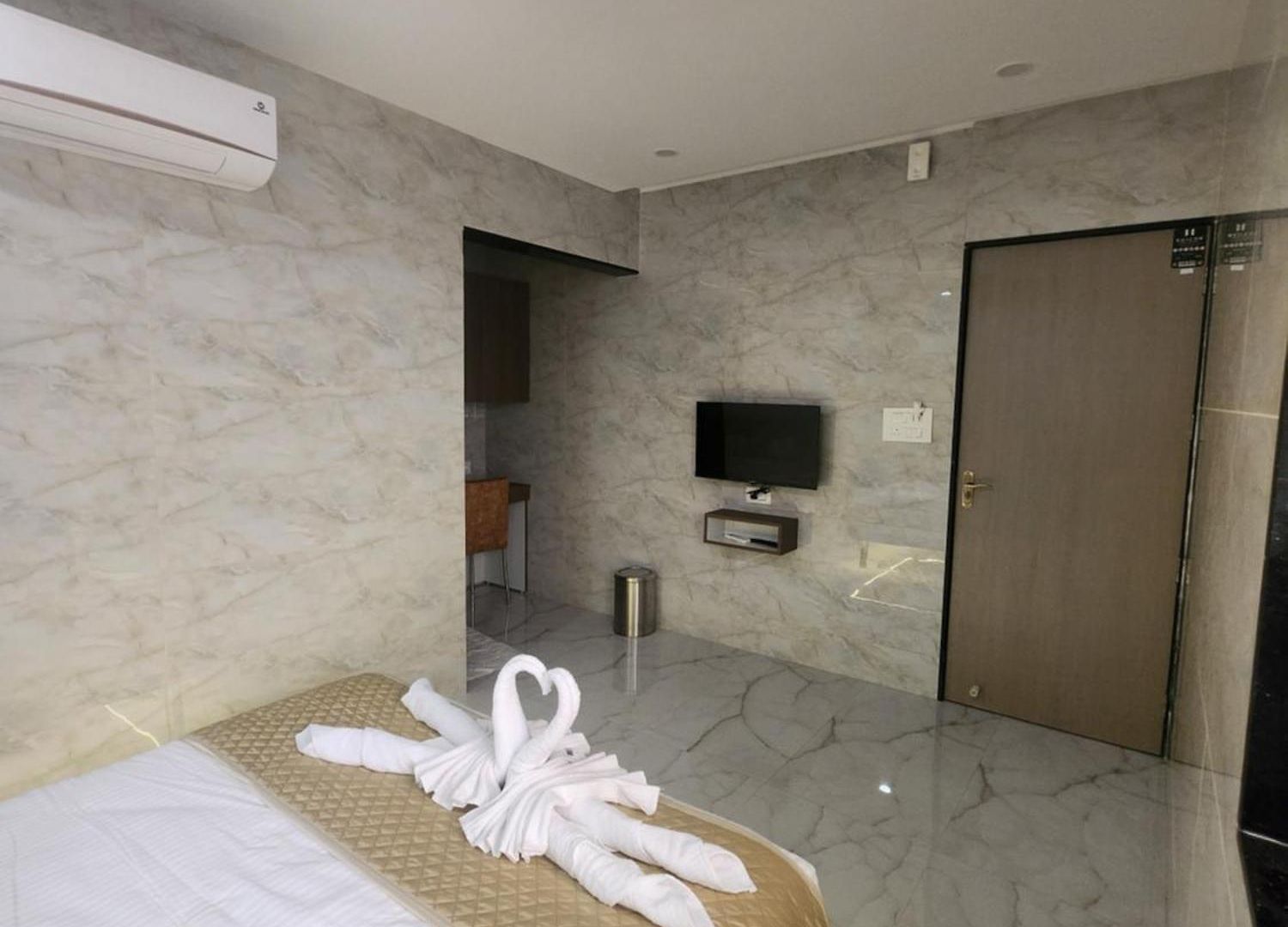Elliott Hostel *