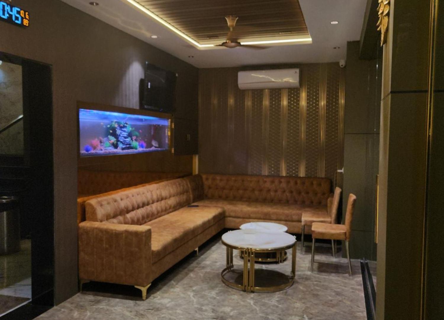 Elliott Hostel *