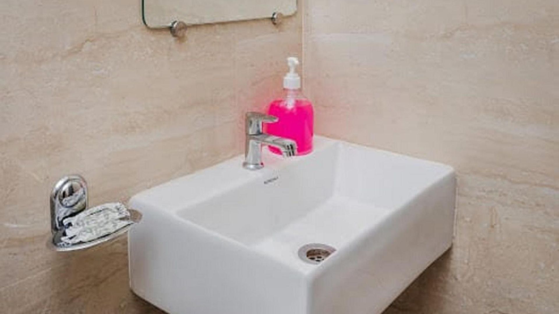 Apartment Golden Sands Near T2 International Airport *