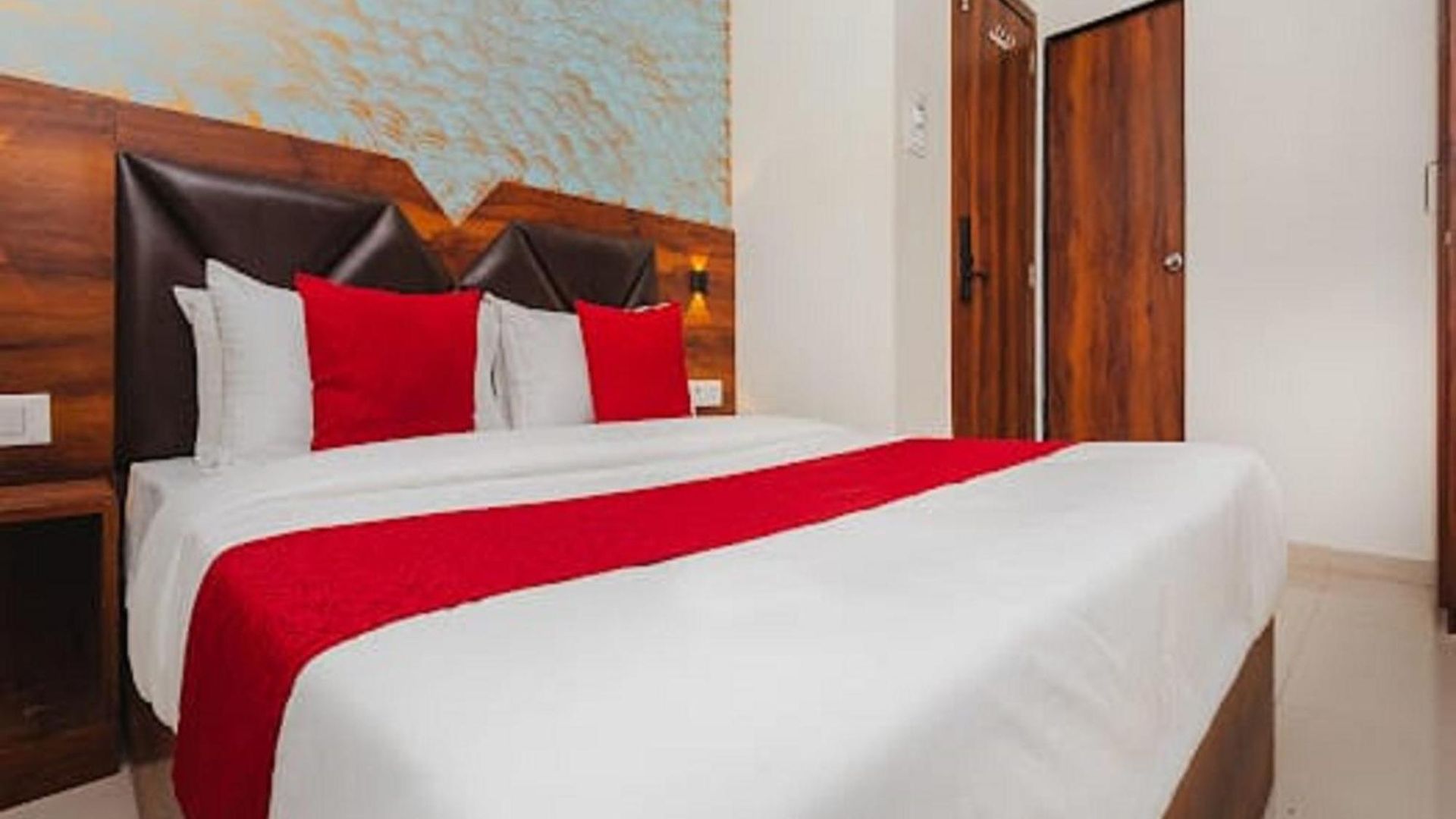 Golden Sands Near T2 International Airport Apartment