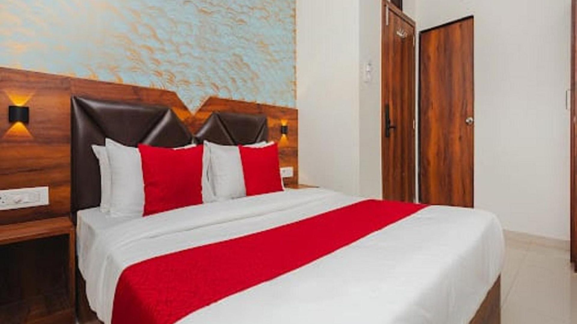 Golden Sands Near T2 International Airport Mumbai