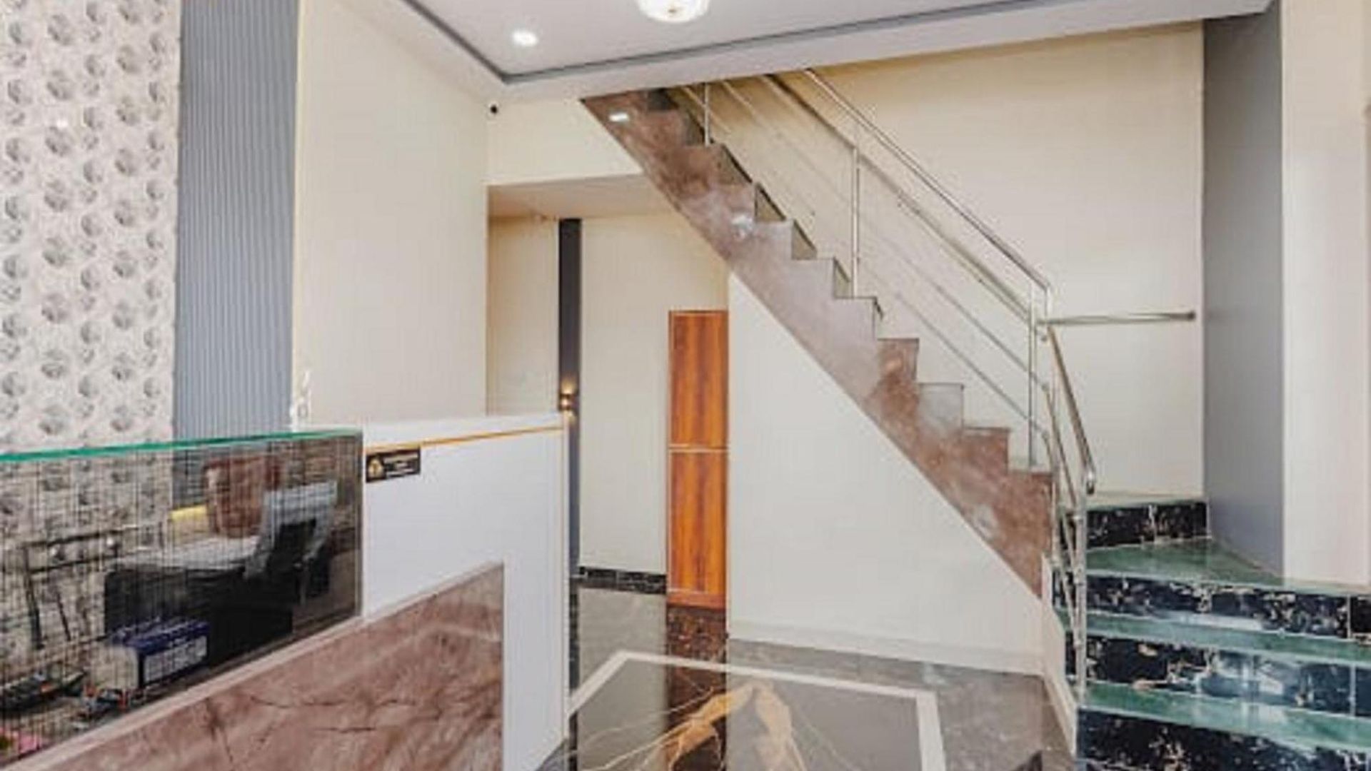 Golden Sands Near T2 International Airport Apartment *