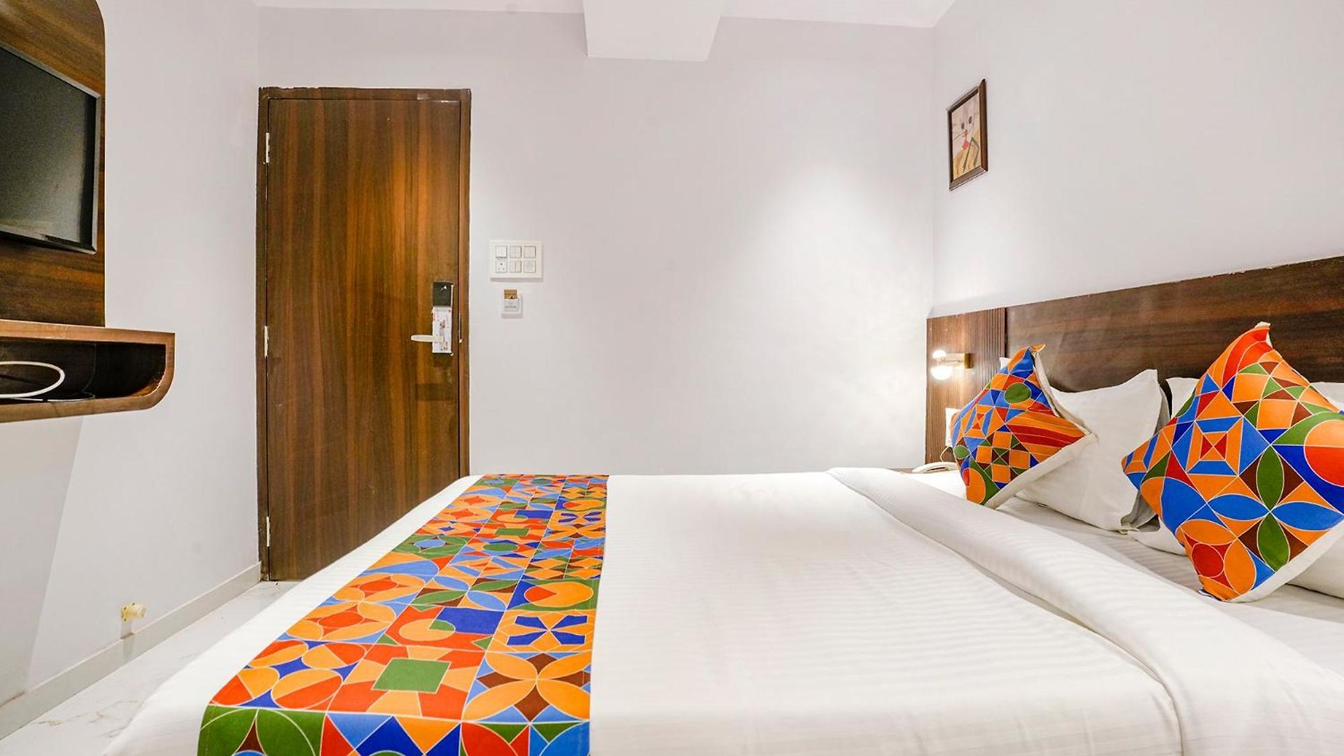 Fabhotel Peralz - Nr Boriwali Station * Mumbai