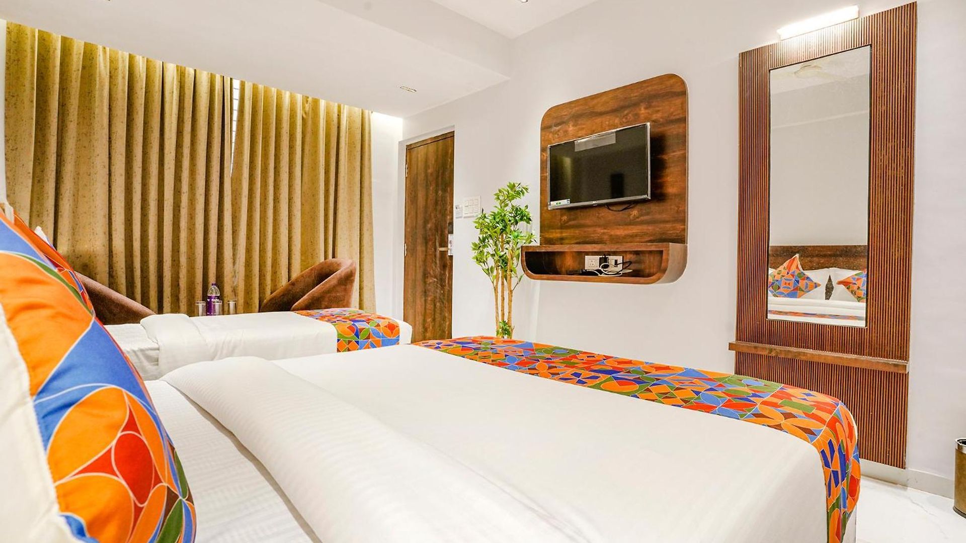 Fabhotel Peralz - Nr Boriwali Station