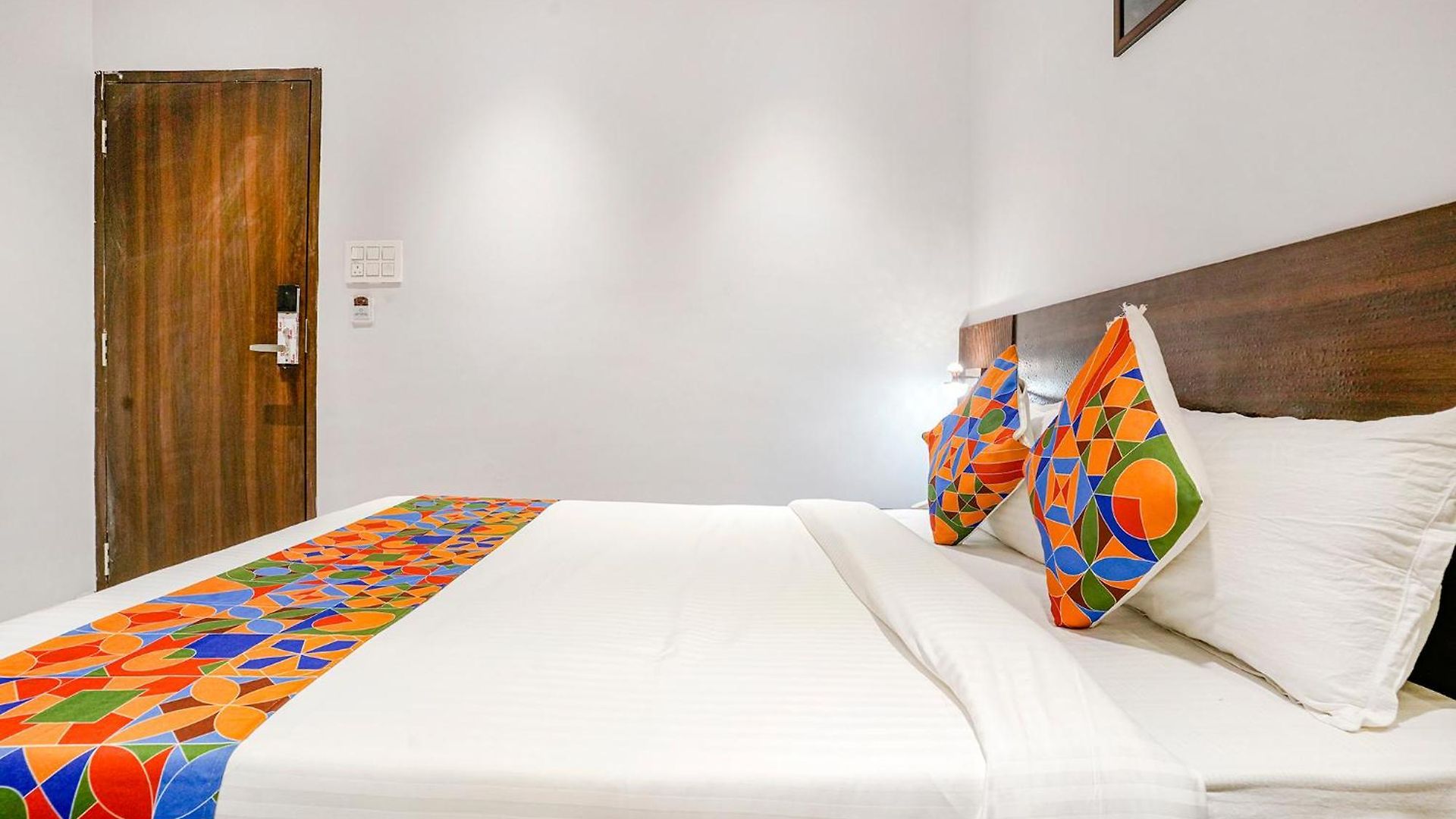 Fabhotel Peralz - Nr Boriwali Station Mumbai