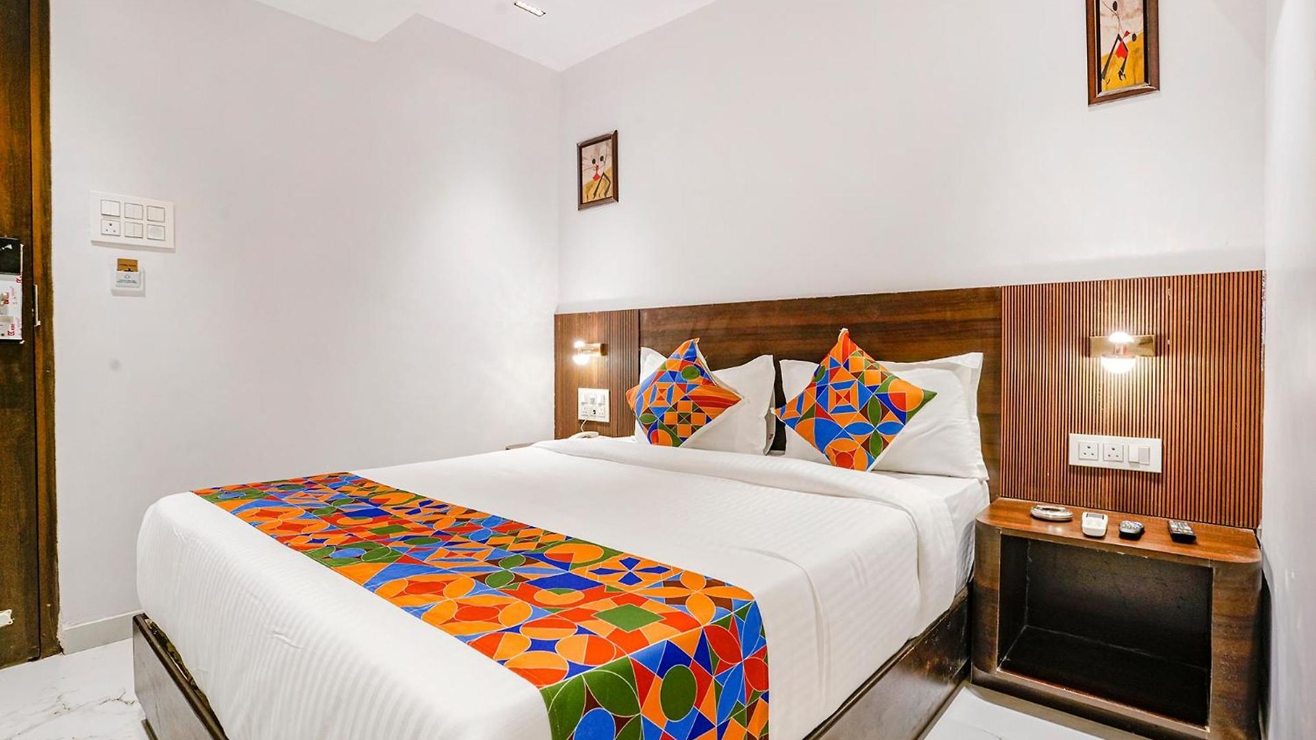 Fabhotel Peralz - Nr Boriwali Station Hotel