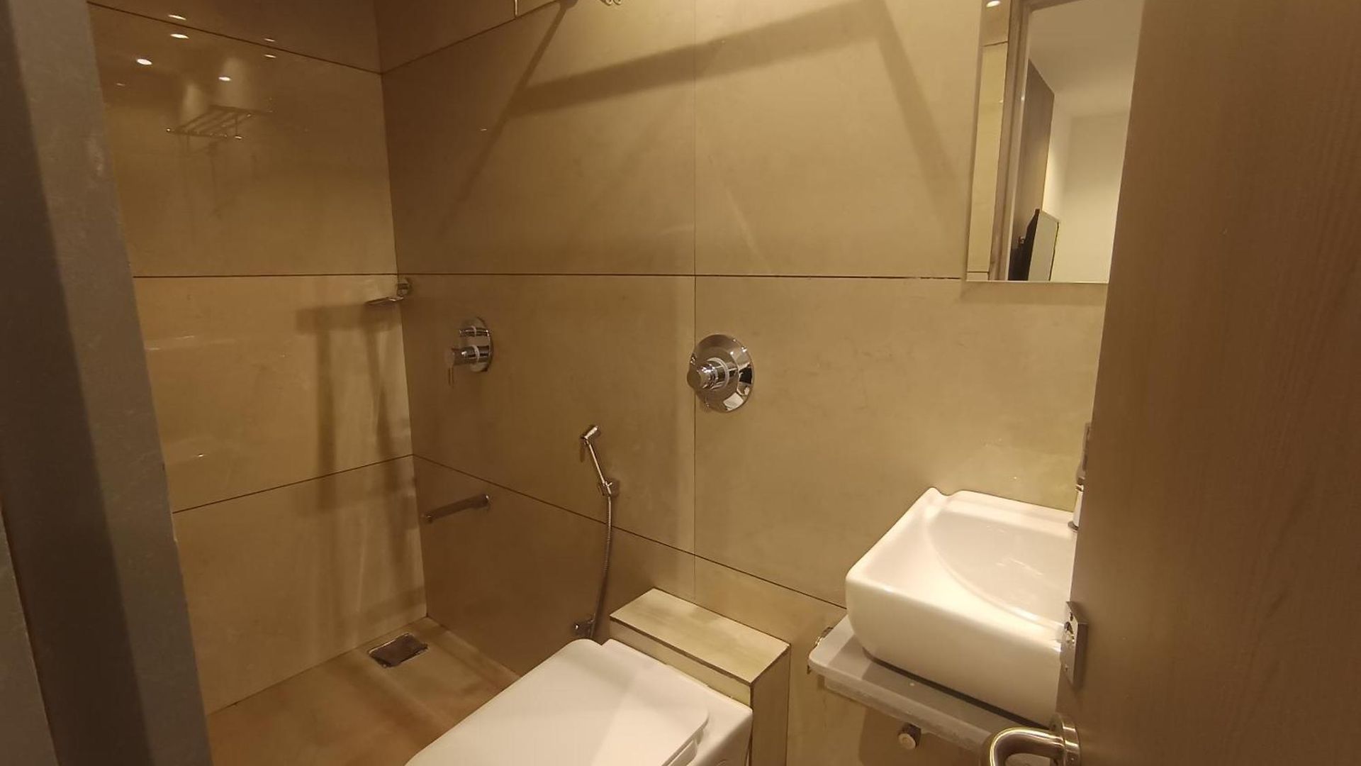 Metromax Andheri 3*