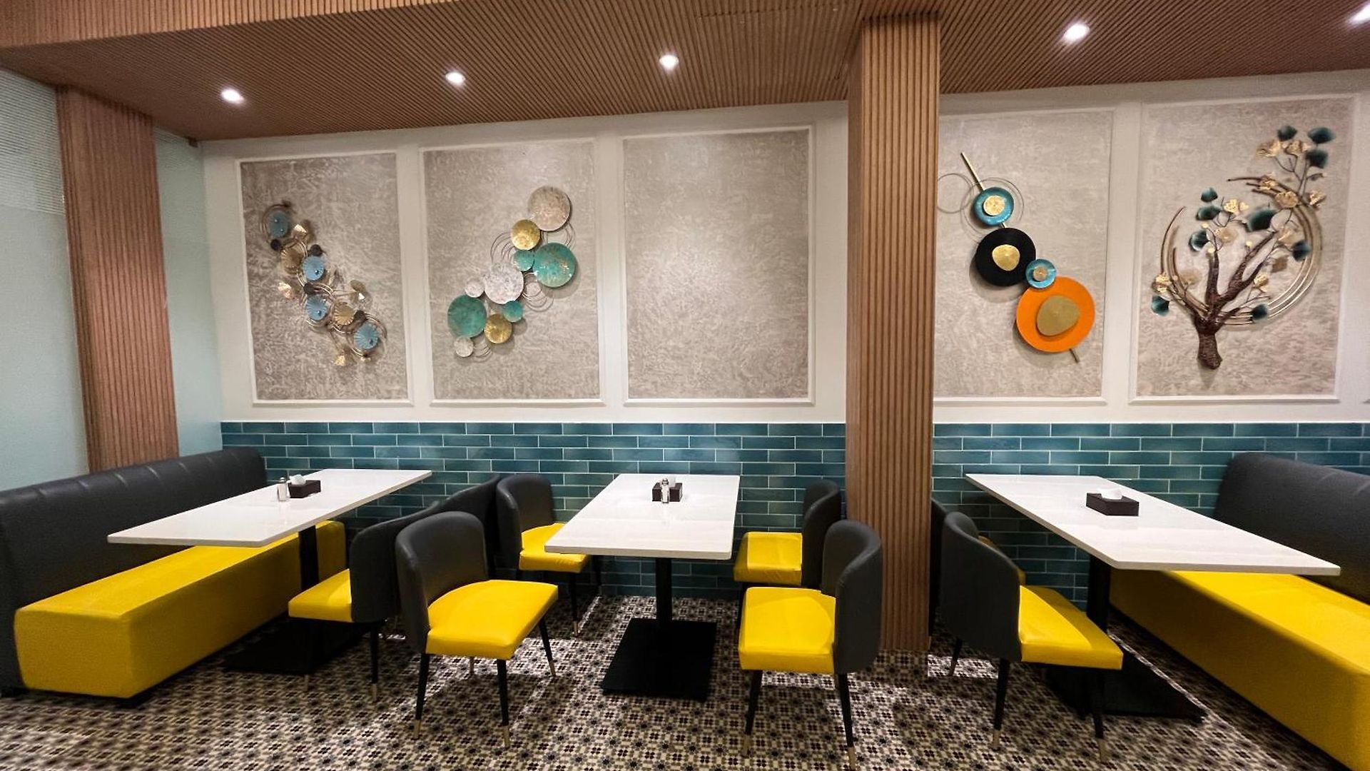 Esquire Near Bkc Mumbai