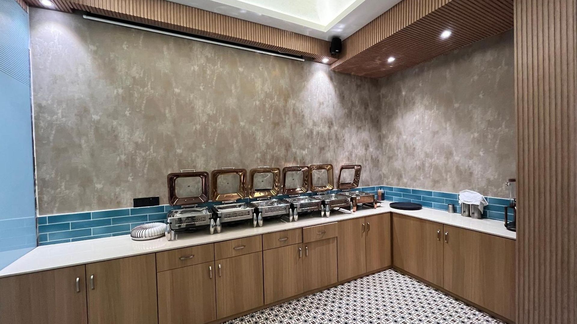 Esquire Near Bkc Hotel 3*
