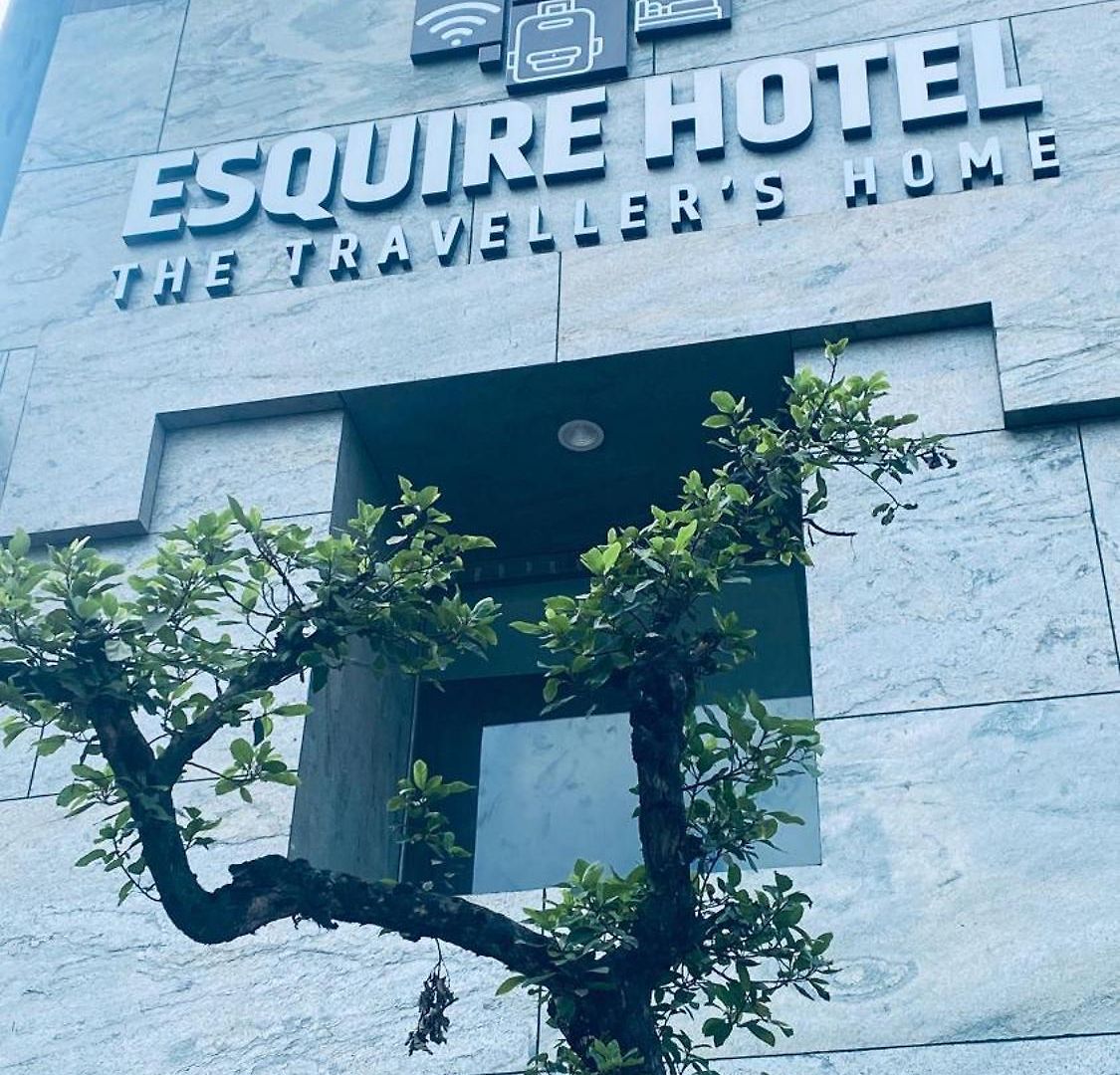 Hotel Esquire Near Bkc 3*
