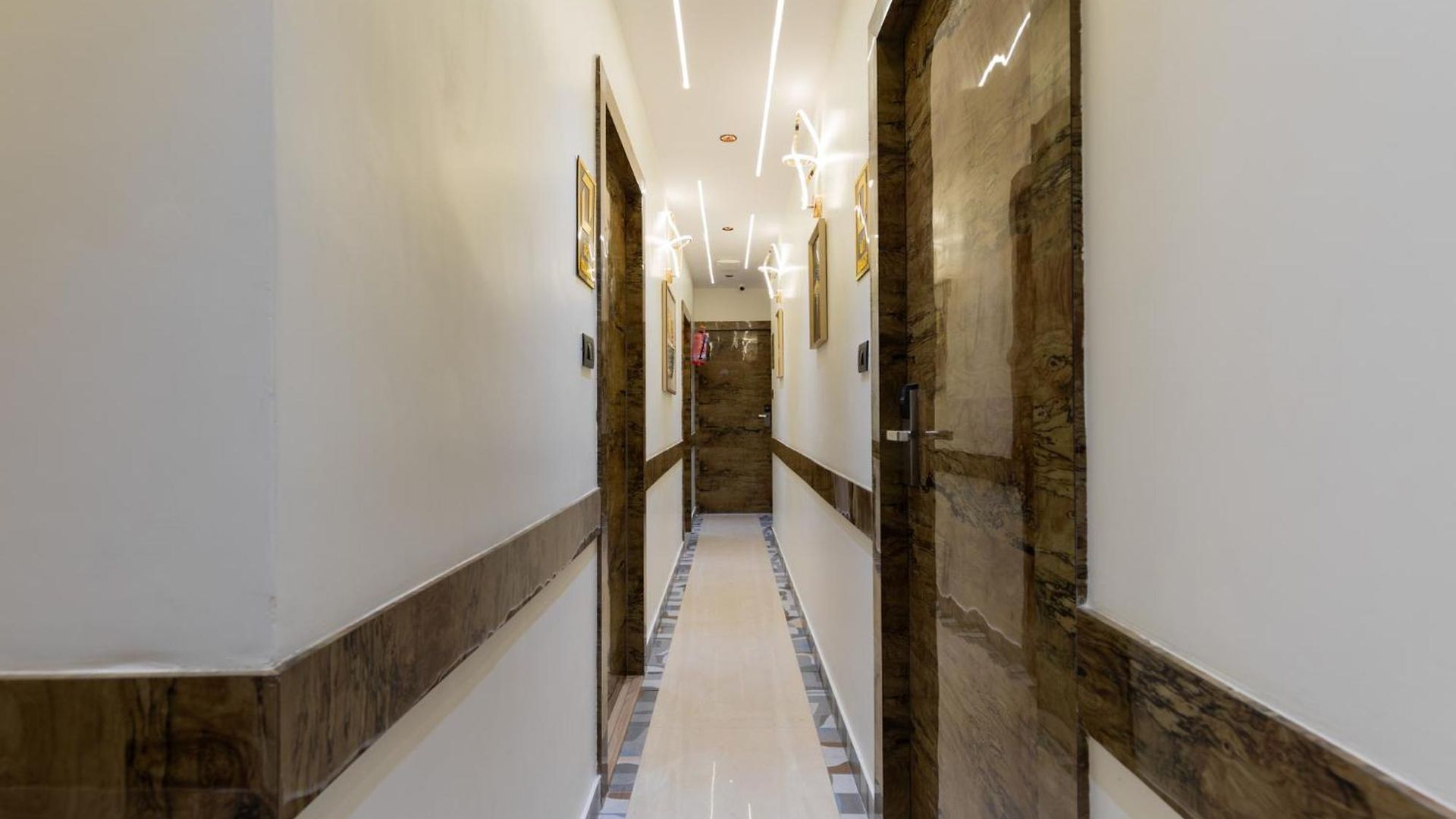 Larmont Luxury Hotel Mumbai
