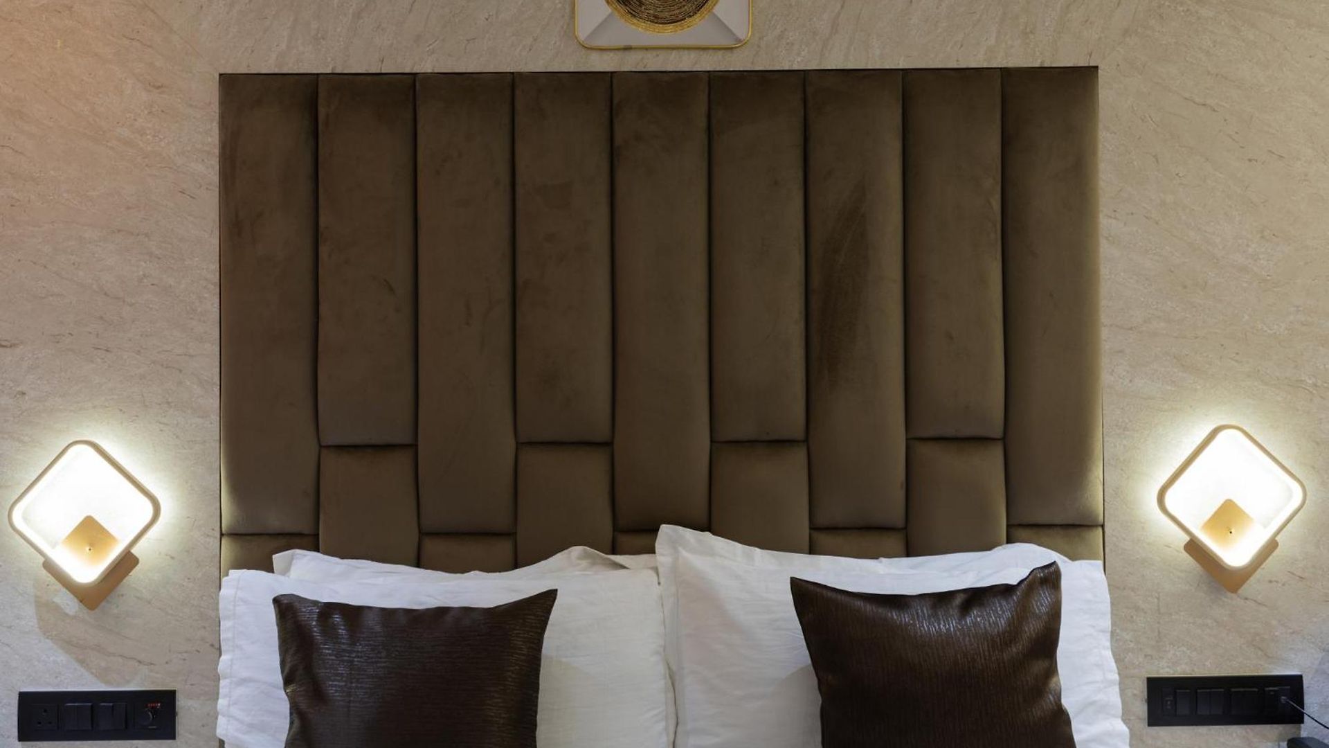 Larmont Luxury