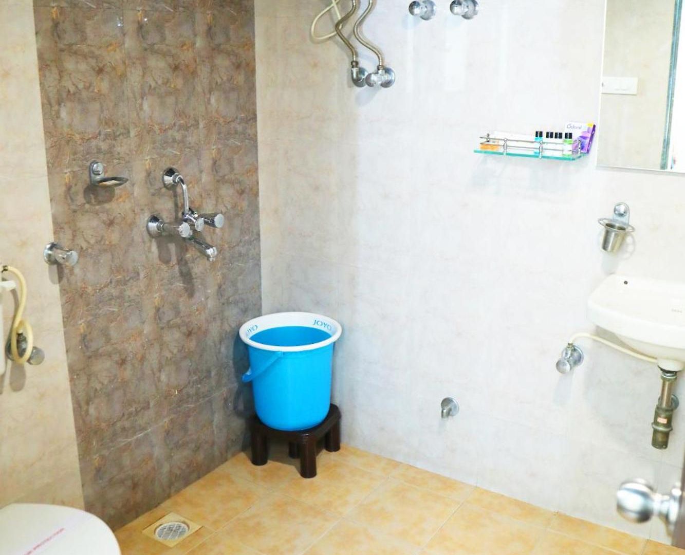 Hotel Country & By Turtle - Airport 4*