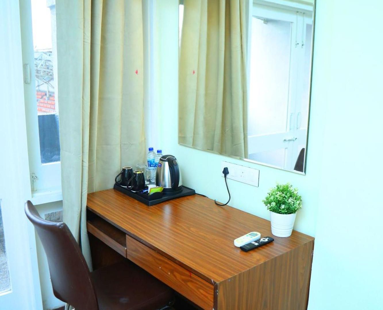 Country & By Turtle - Airport Hotel Mumbai