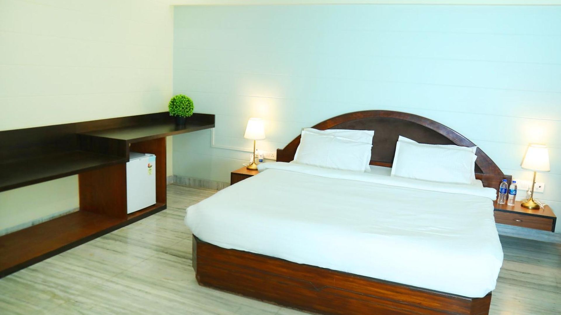 Hotel Country & By Turtle - Airport