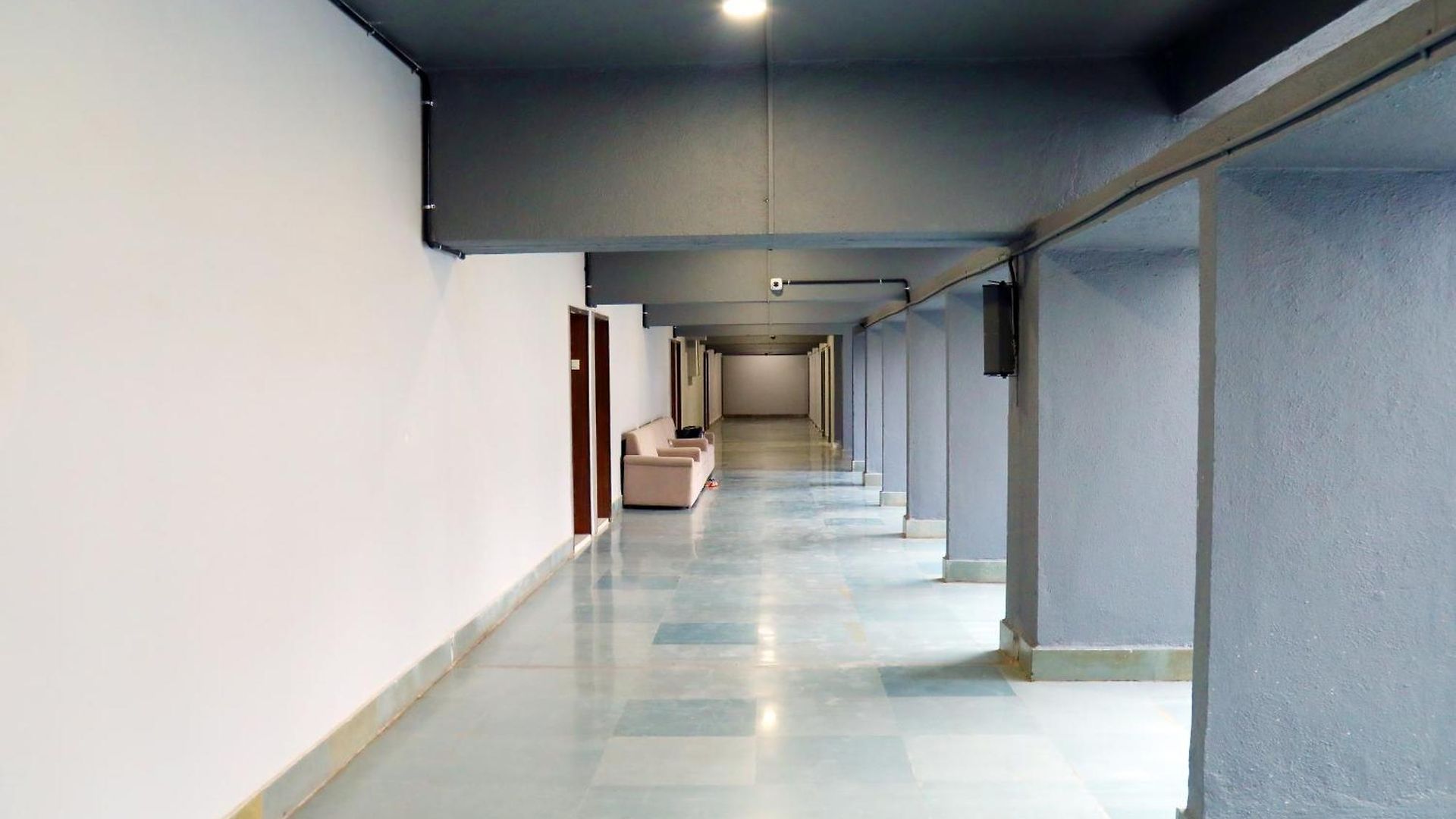 Hotel Country & By Turtle - Airport